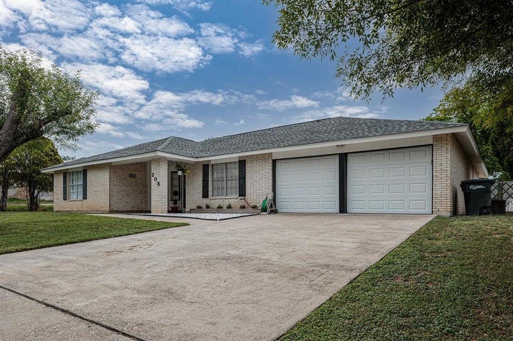 Details for 205 Meandering, Del Rio, TX 78840