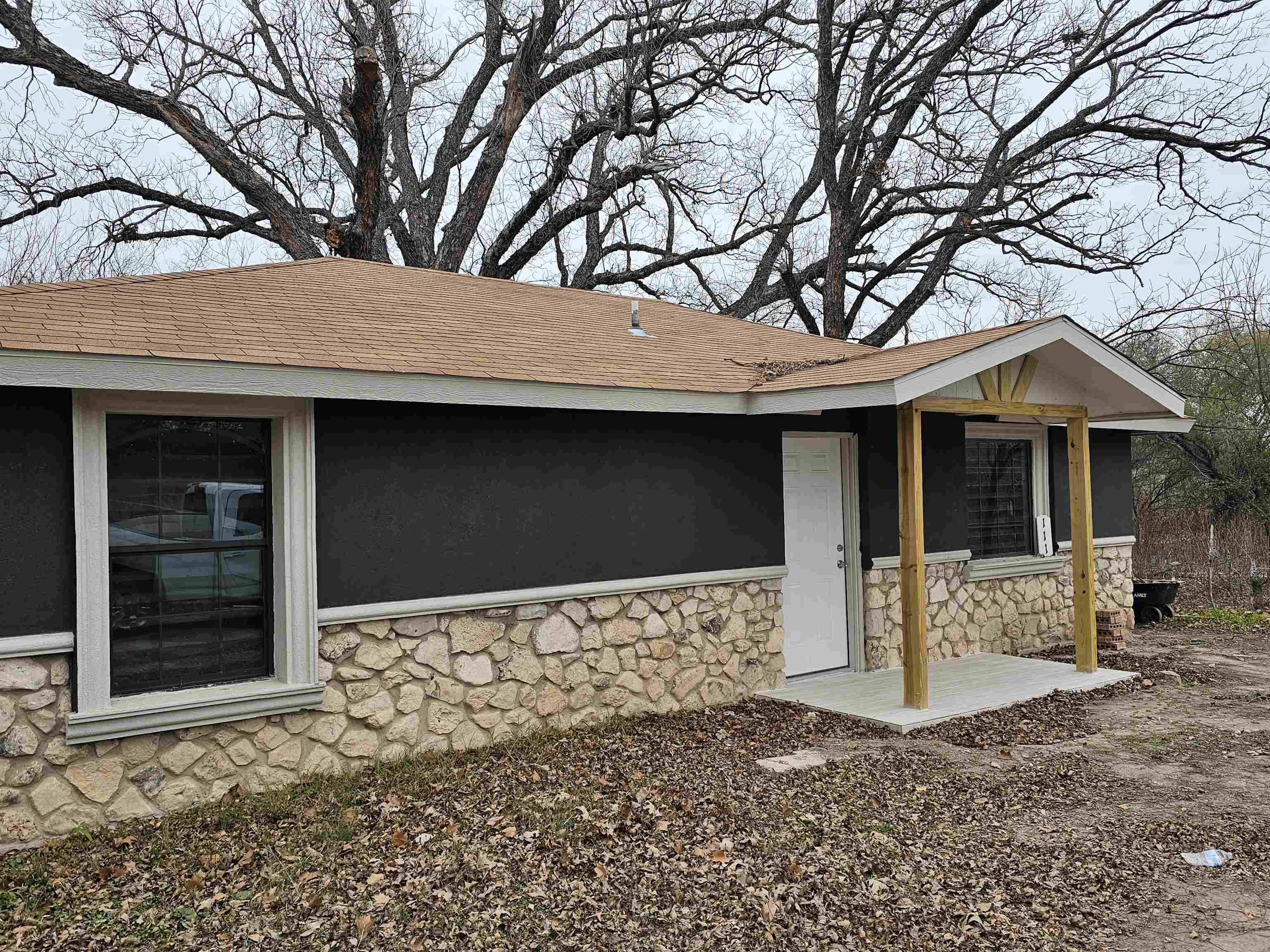 Details for 111 Mata Lane, Del Rio, TX 78840