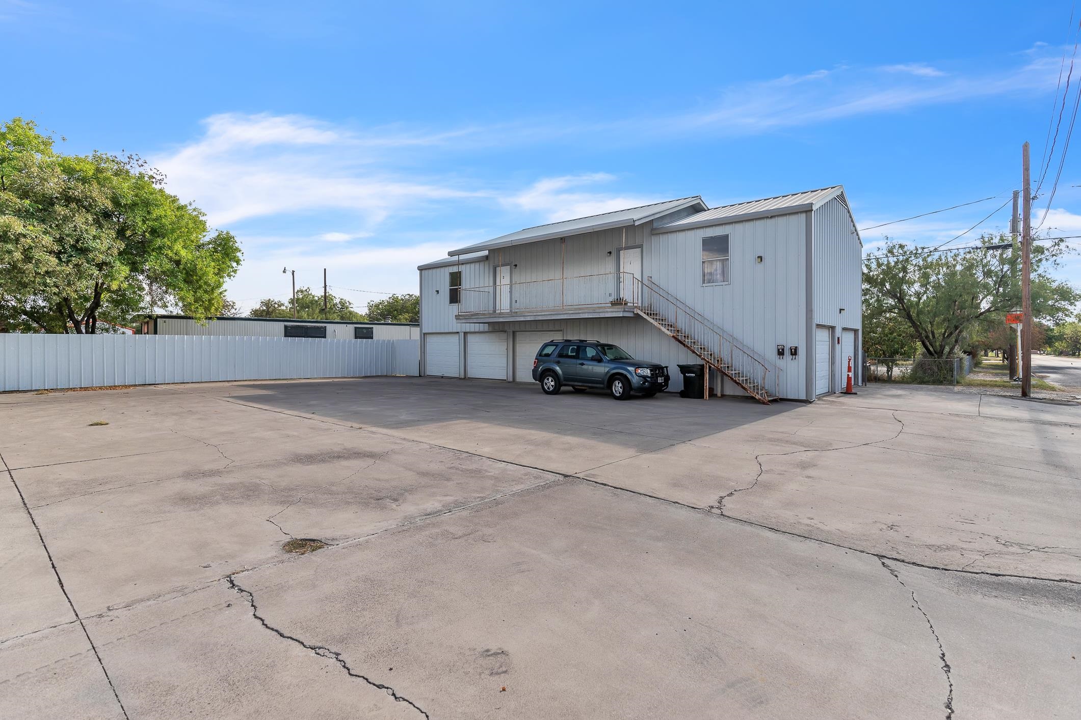 Image 4 of 20 For 401 Dr Fermin Calderon Blvd