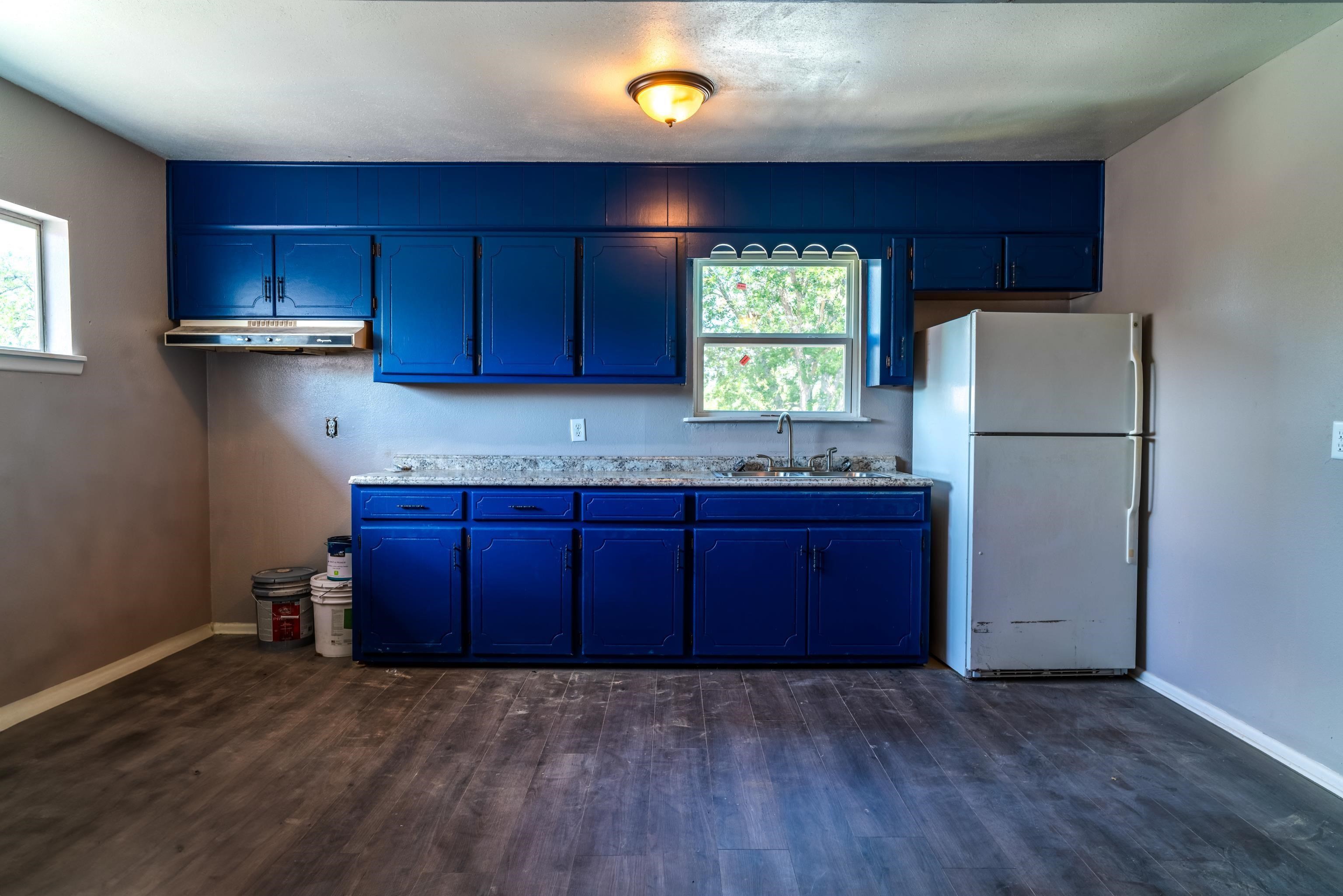 Image 13 of 33 For 701 6th E 