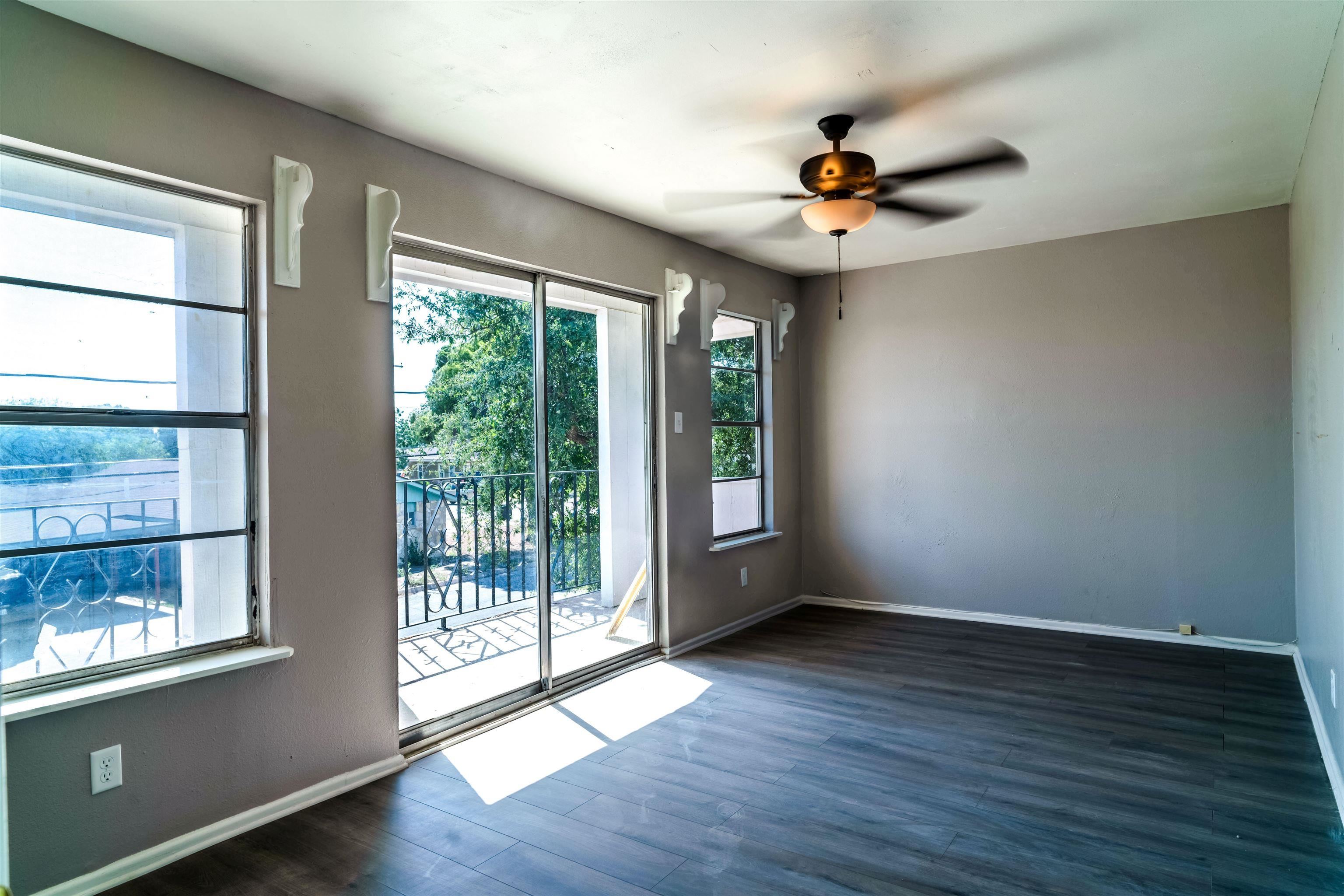 Image 14 of 33 For 701 6th E 