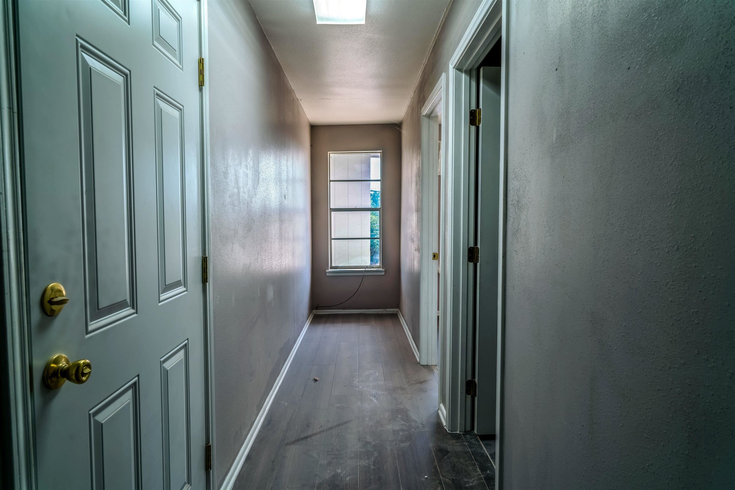 Image 18 of 33 For 701 6th E 
