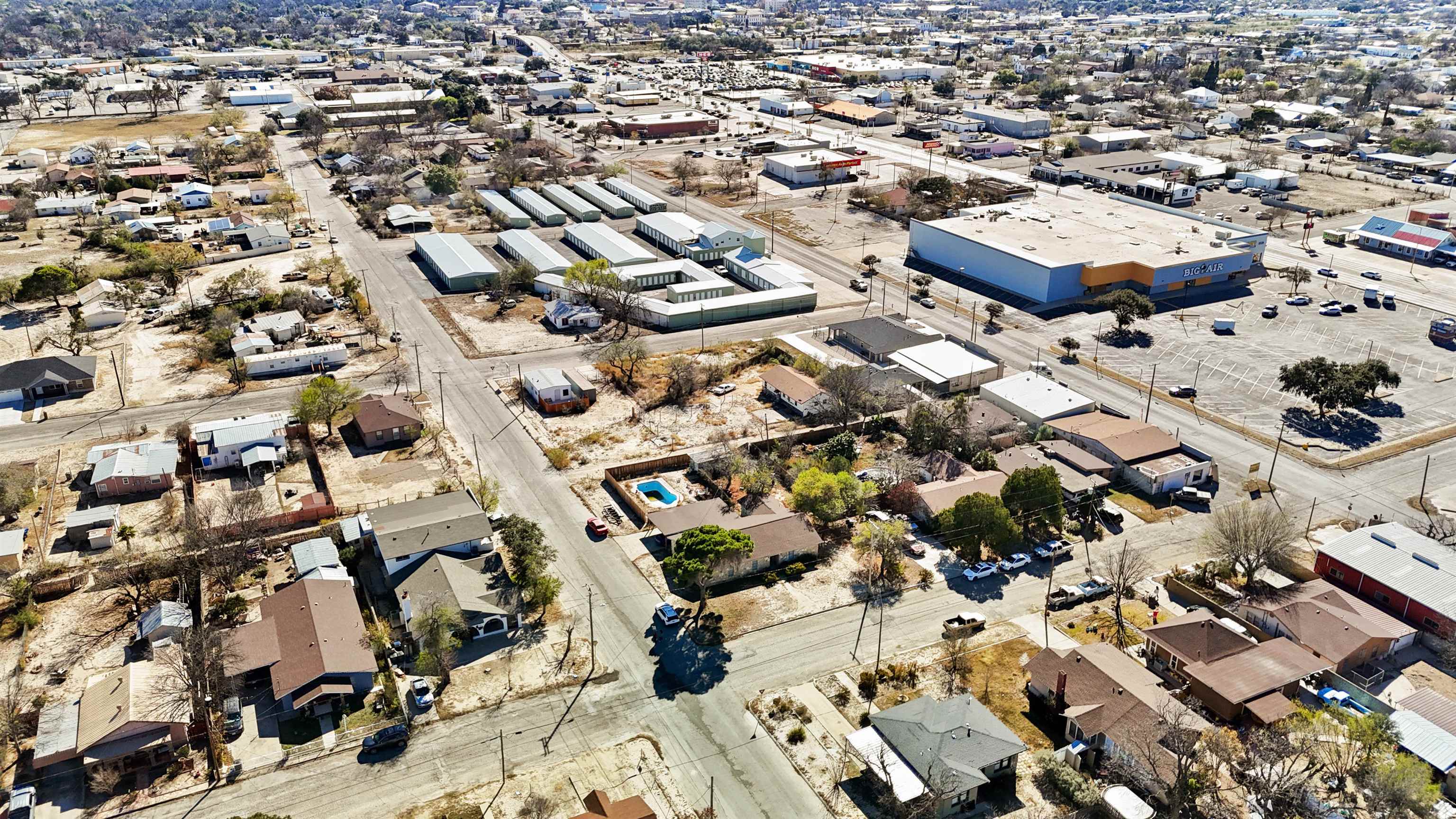 Image 30 of 33 For 701 6th E 