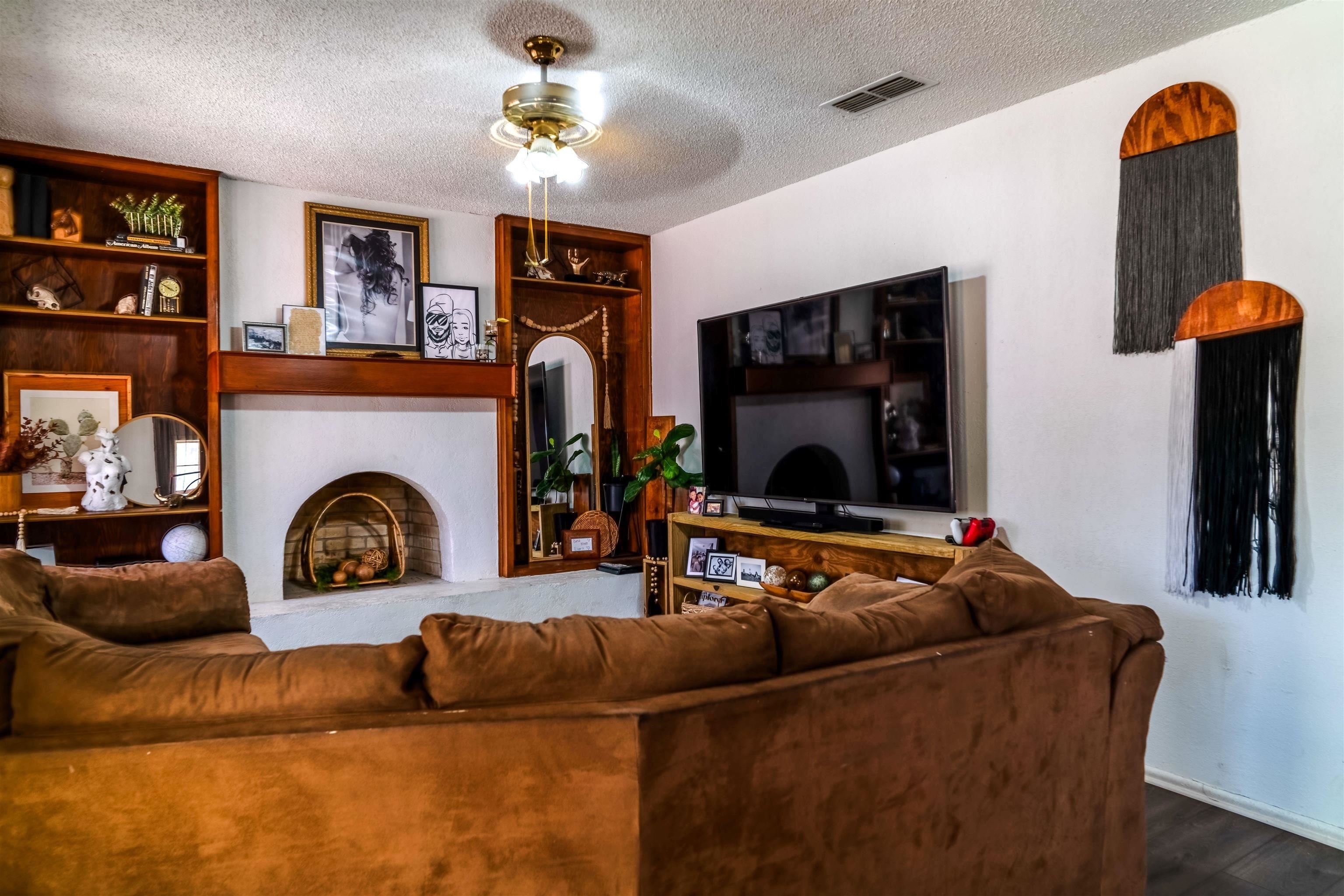 Image 5 of 33 For 701 6th E 