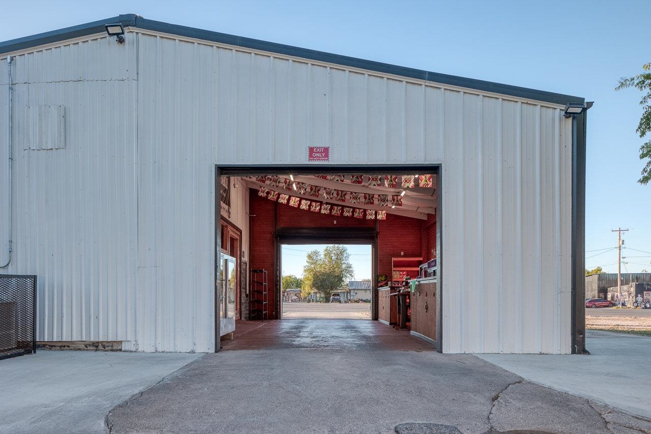Image 24 of 36 For 607 Gibbs W