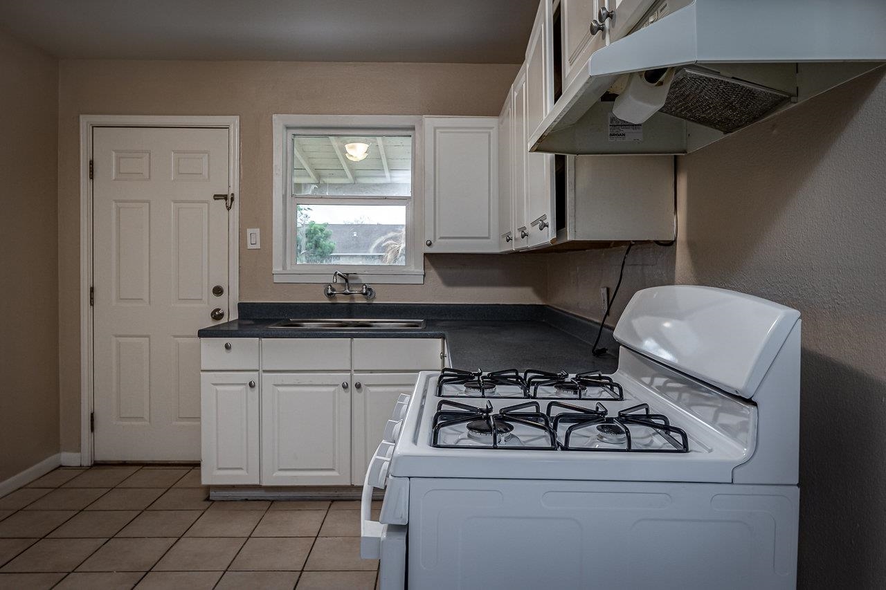 Image 5 of 13 For 901 3rd E 