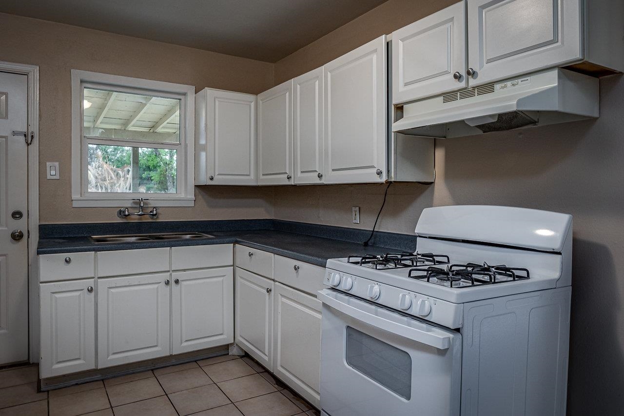 Image 6 of 13 For 901 3rd E 
