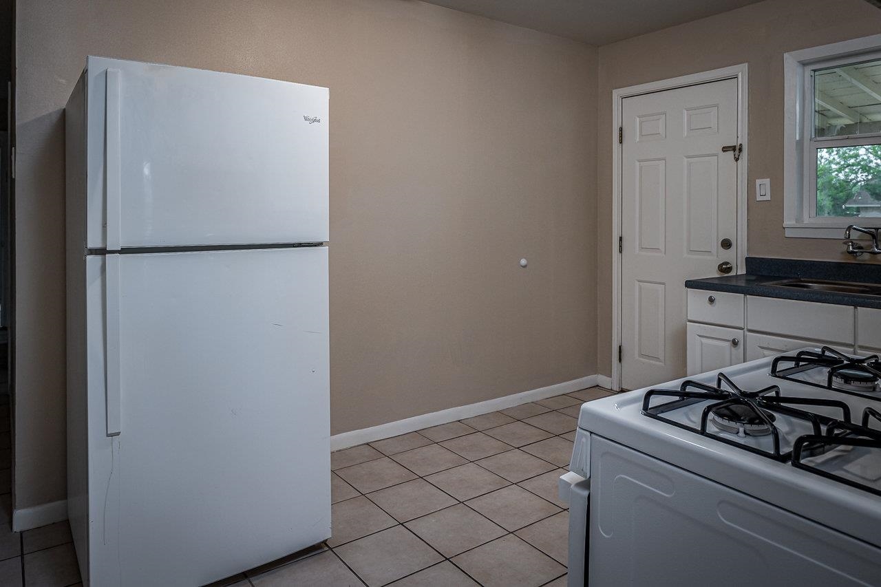 Image 7 of 13 For 901 3rd E 