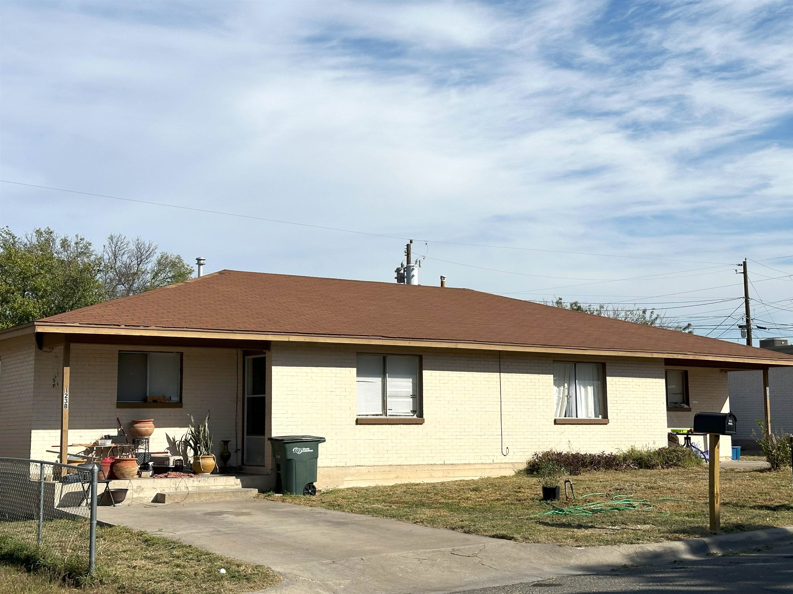 Listing Details for 123 A & B Foster, Del Rio, TX 78840