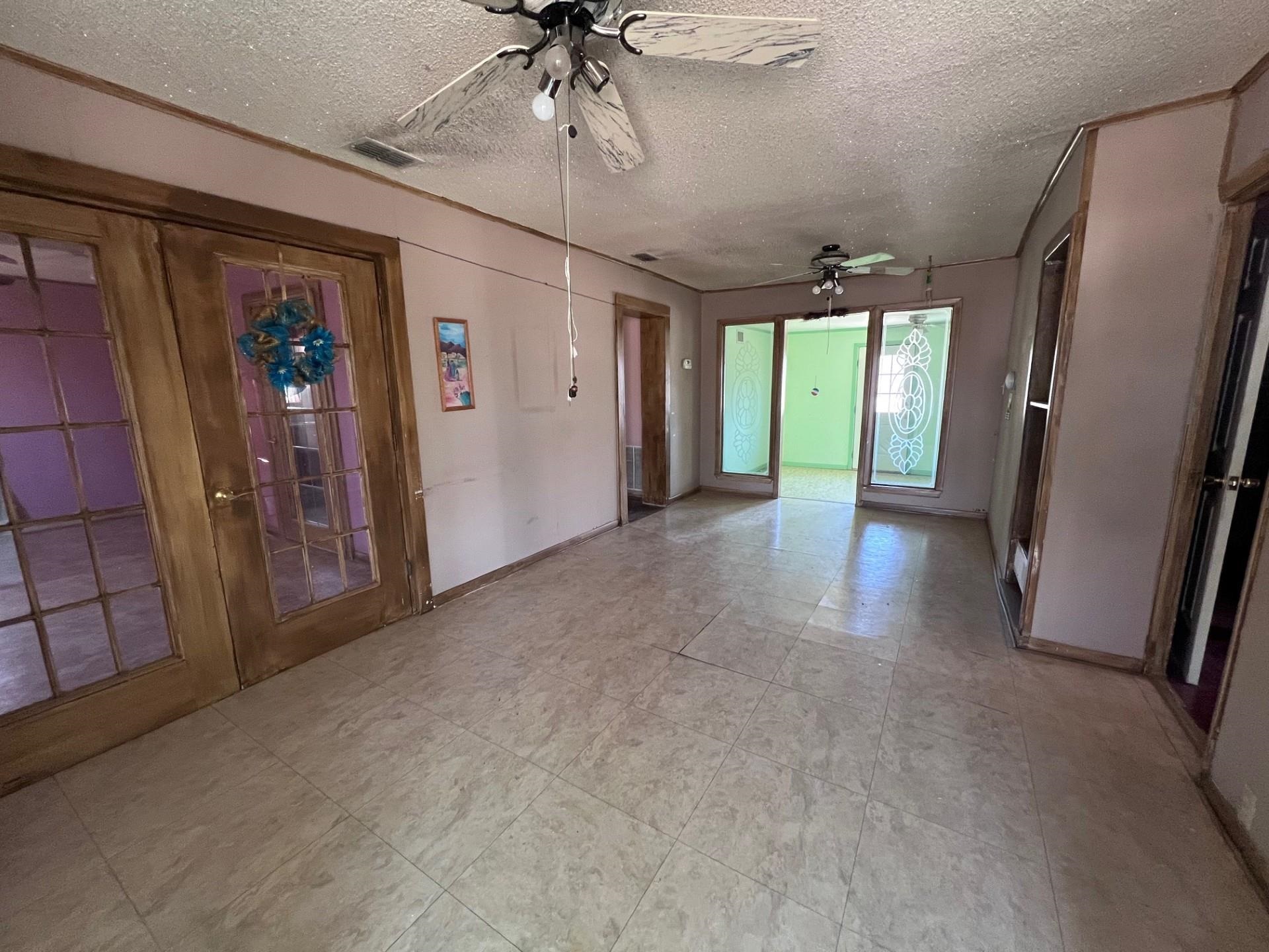 Image 15 of 17 For 703 Avenue R