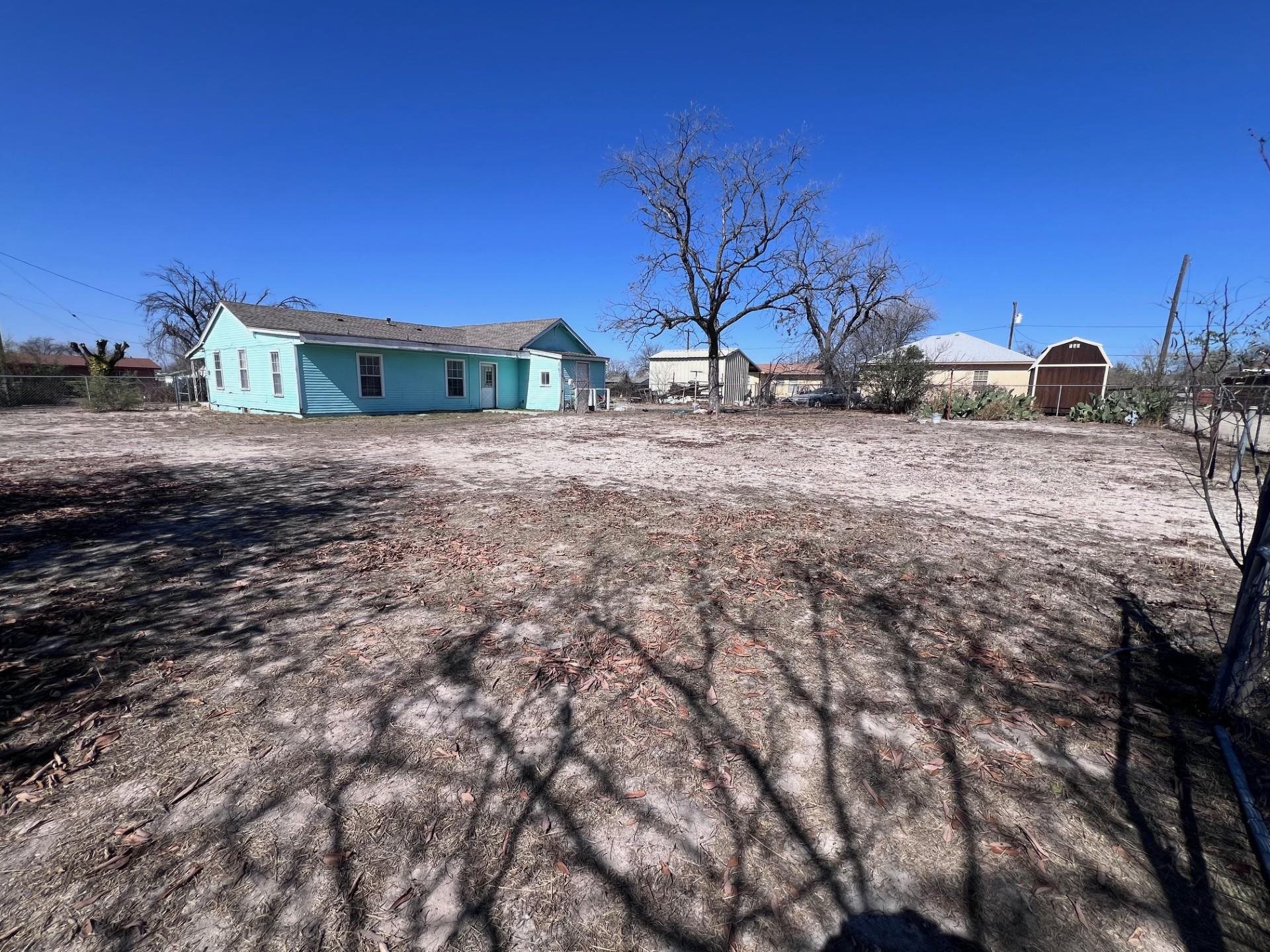 Image 6 of 17 For 703 Avenue R