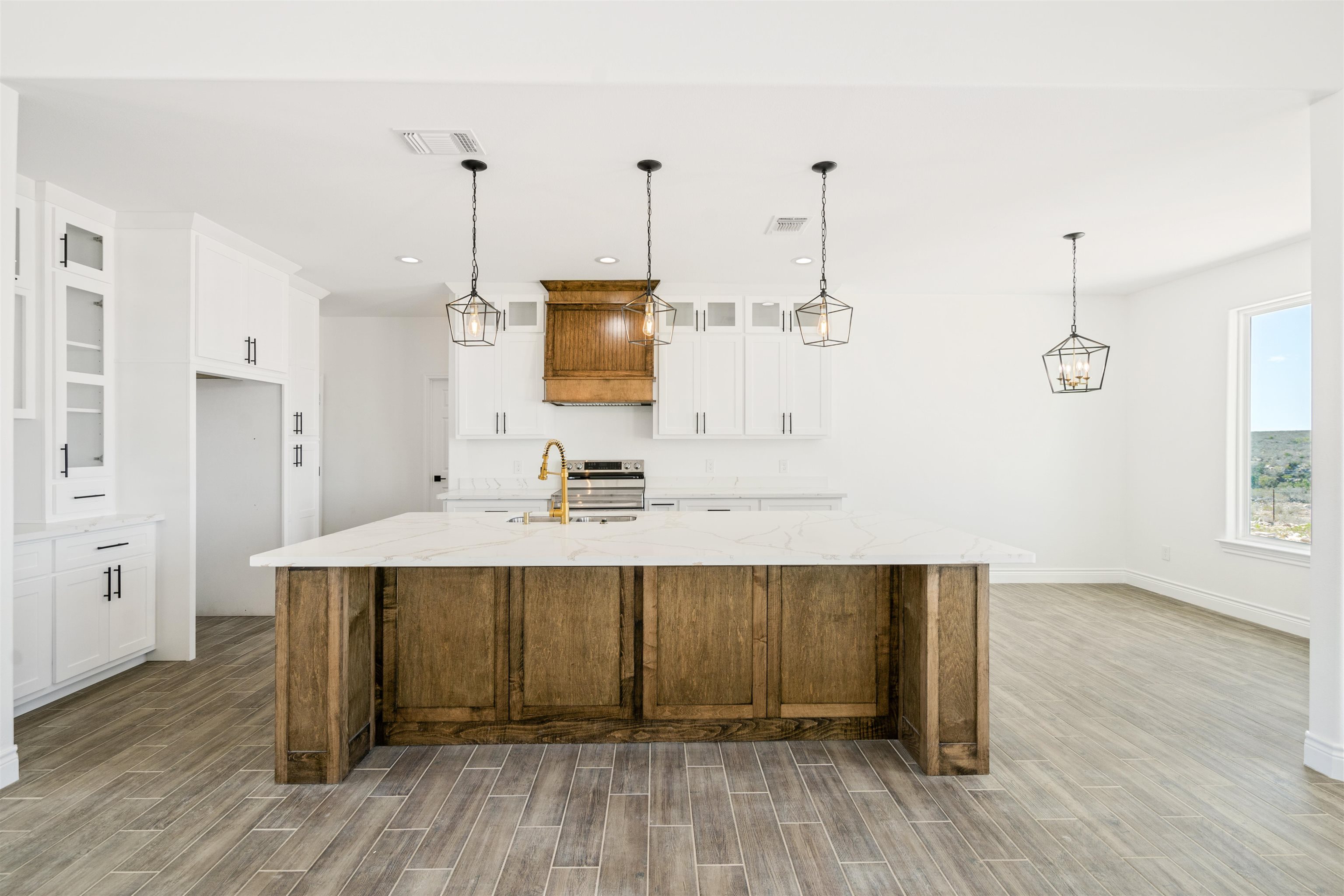 Image 11 of 50 For 1015 Buffalo Gap