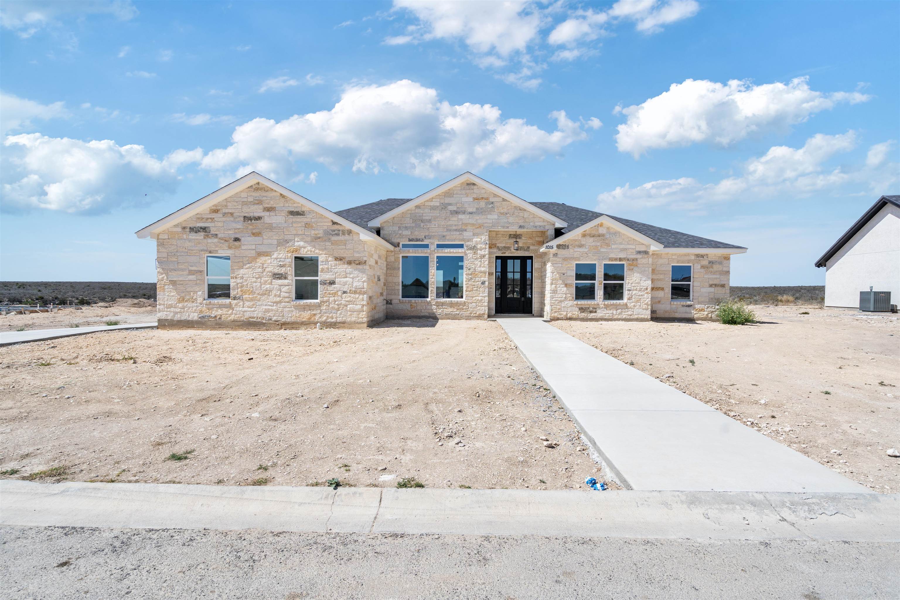 Image 2 of 50 For 1015 Buffalo Gap