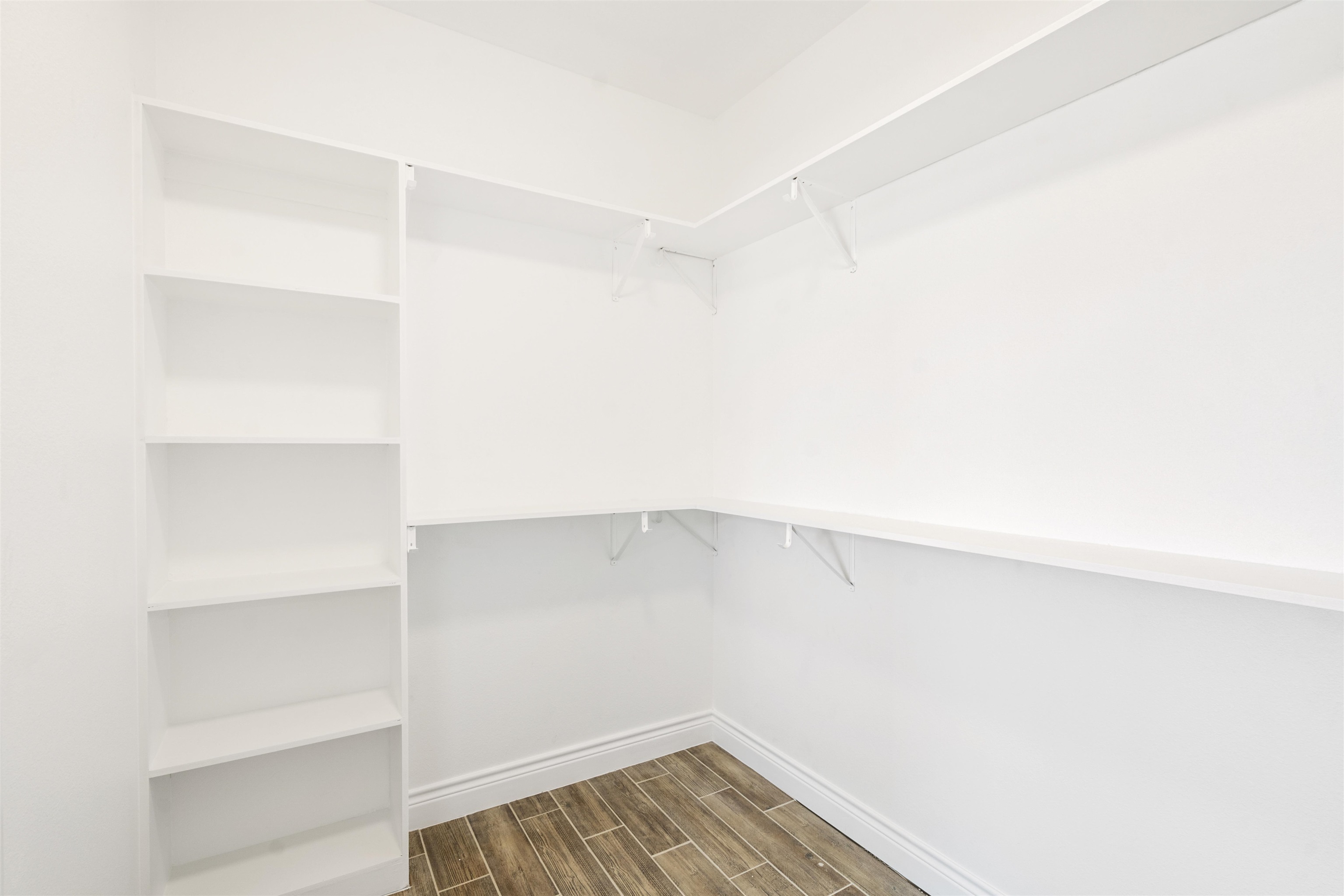 Image 33 of 50 For 1015 Buffalo Gap