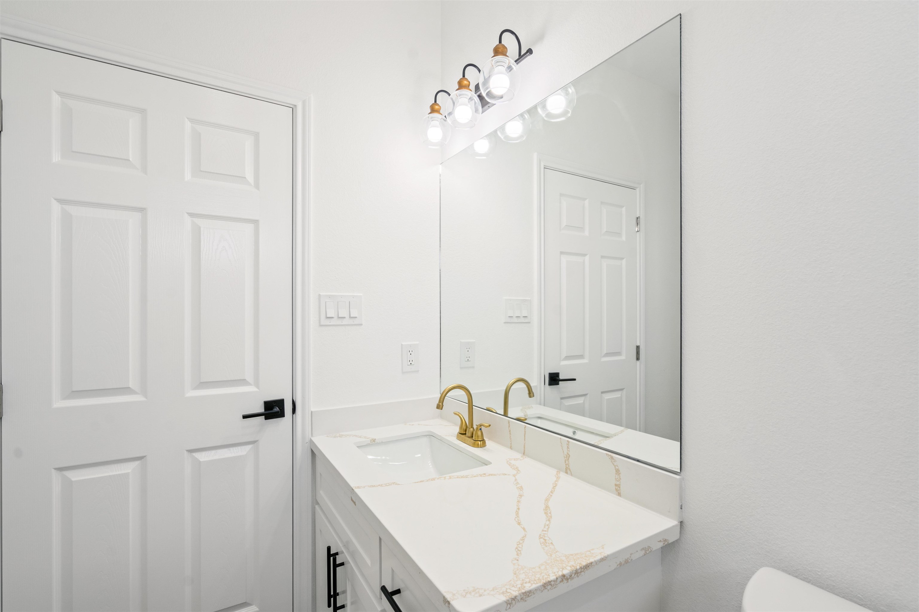 Image 44 of 50 For 1015 Buffalo Gap