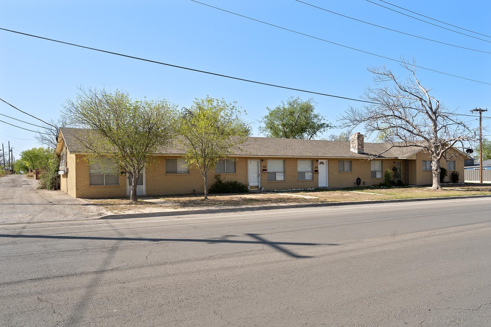 Image 5 of 5 For 704 10th W 