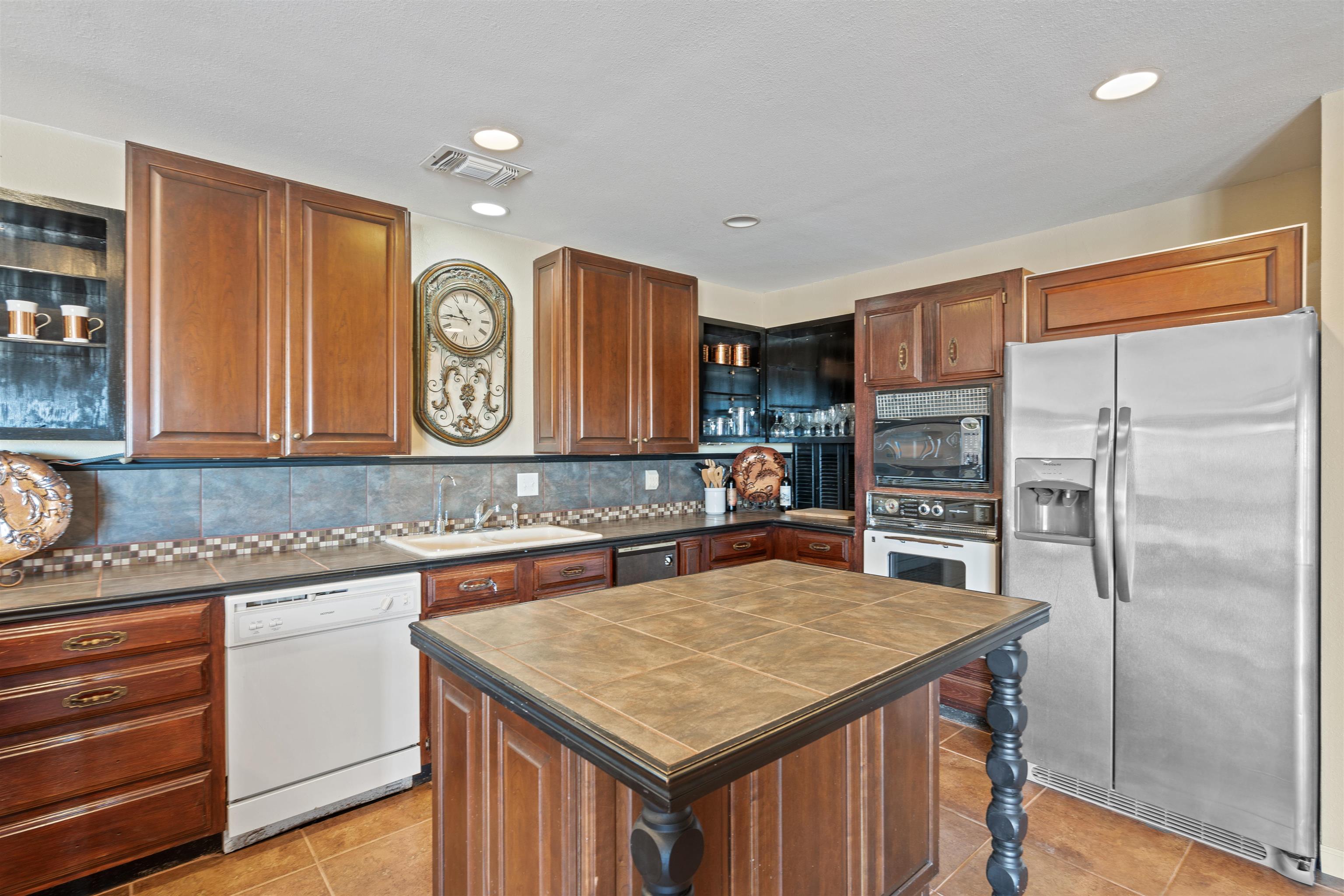 Image 12 of 50 For 316 Grandview