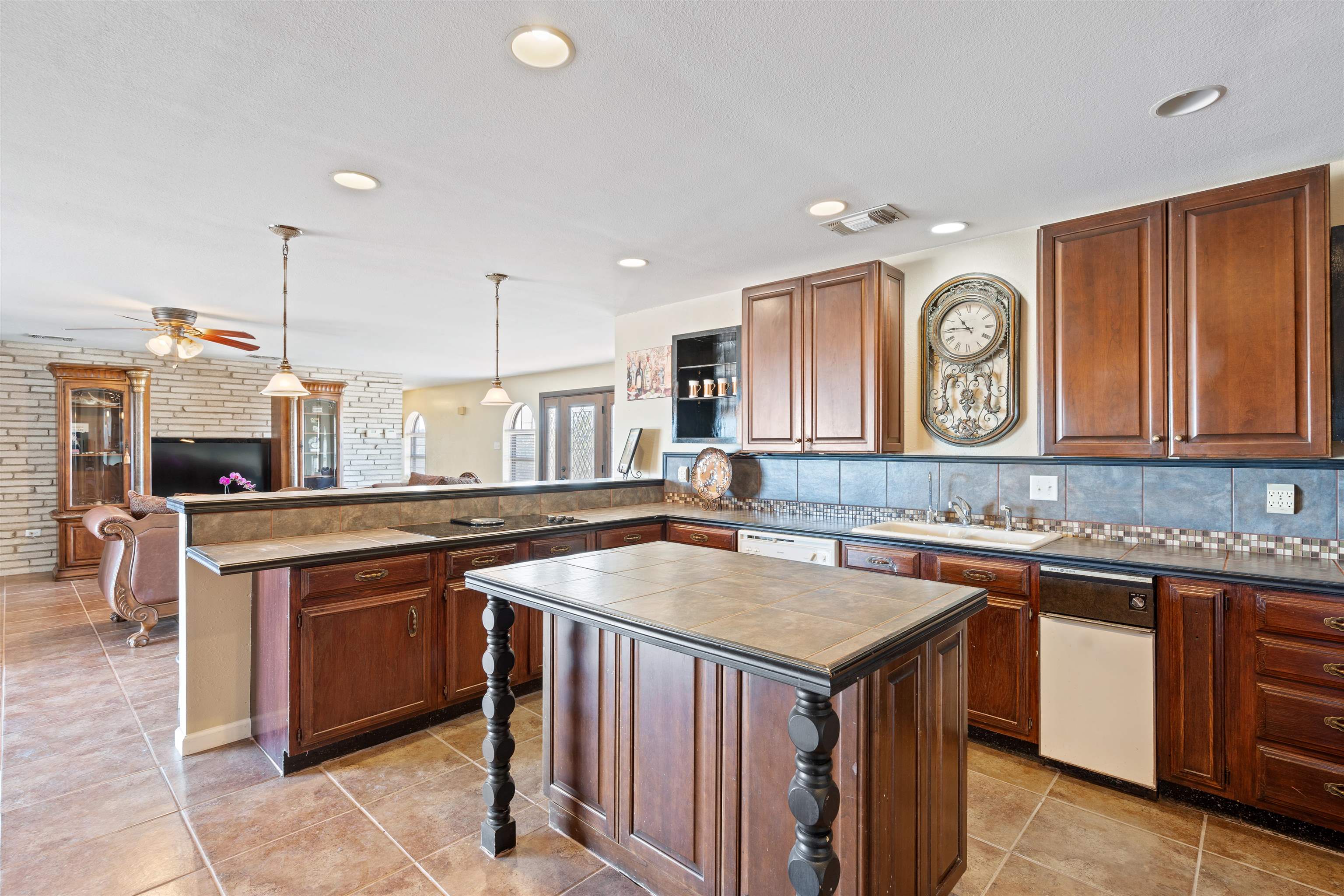 Image 13 of 50 For 316 Grandview