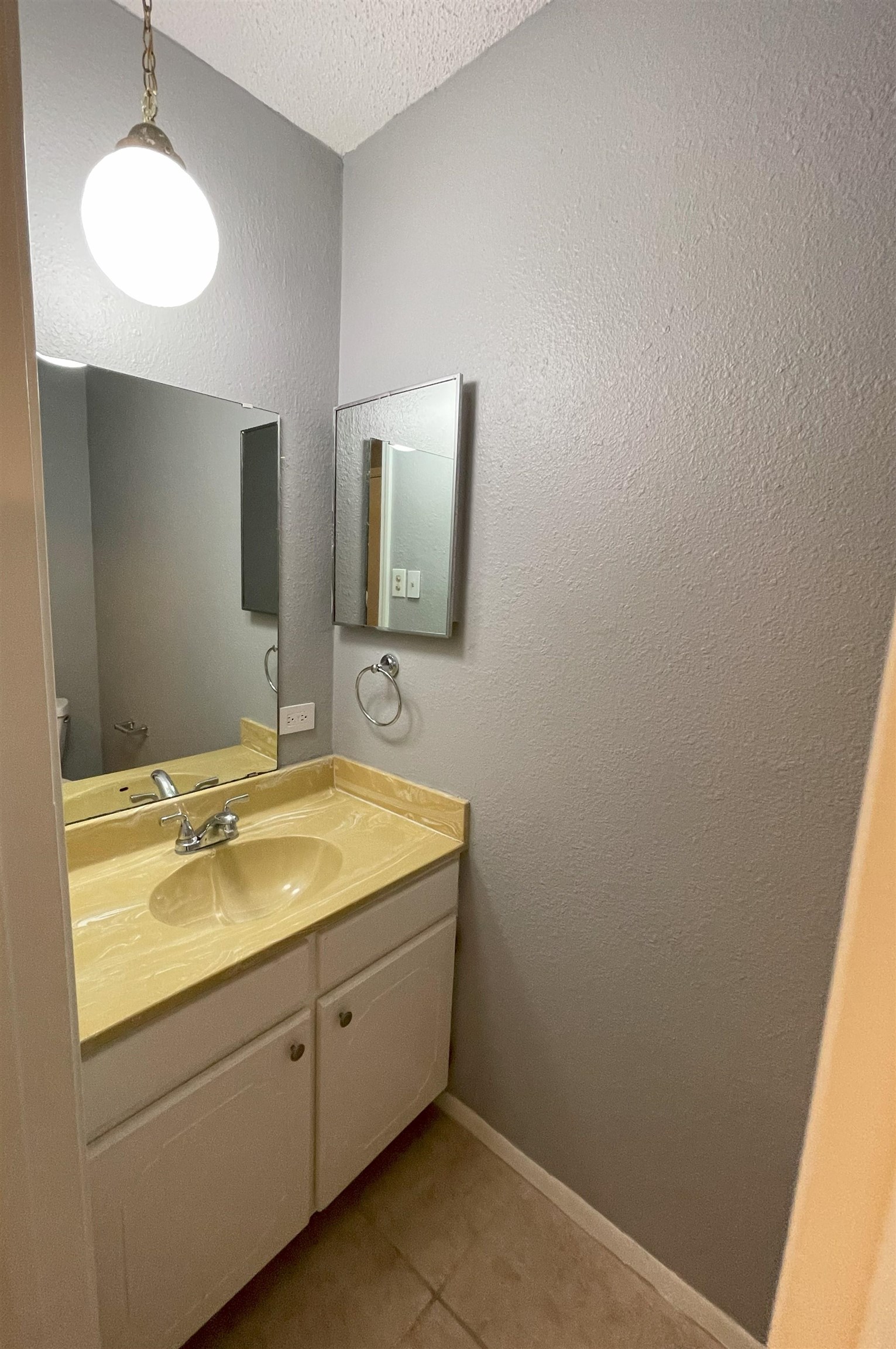 Image 13 of 22 For 100 Royal Way #14 D