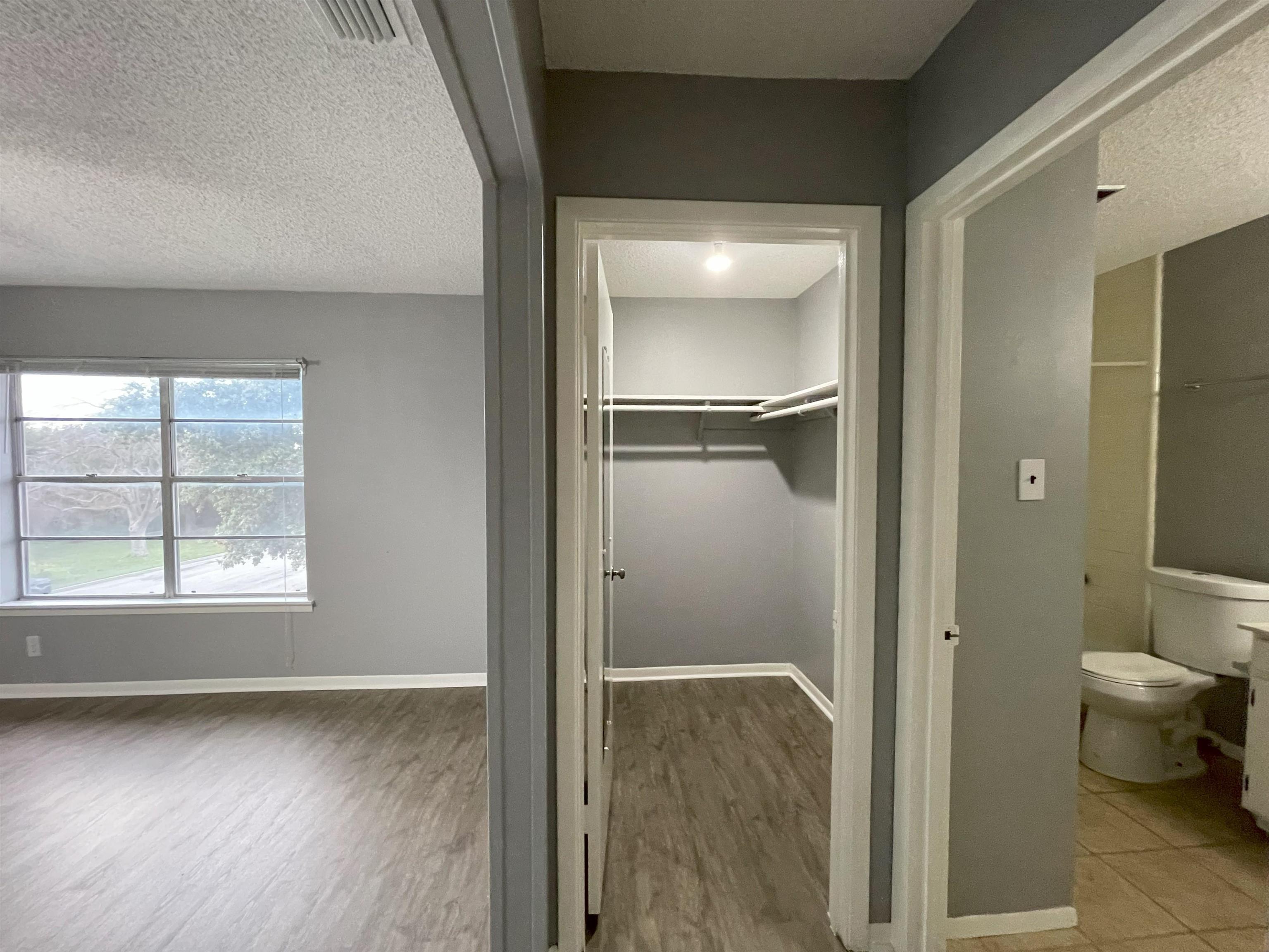 Image 16 of 22 For 100 Royal Way #14 D