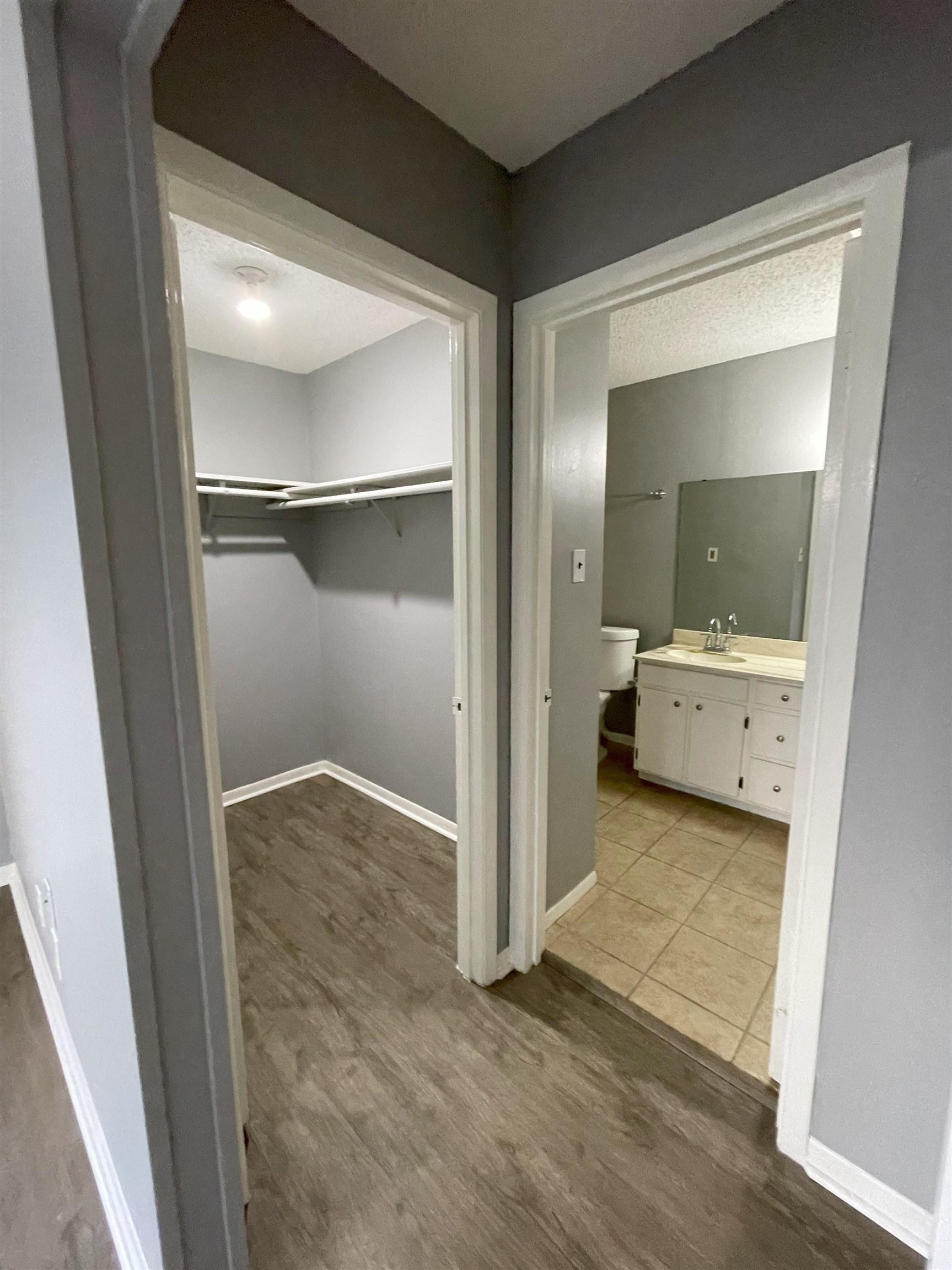 Image 17 of 22 For 100 Royal Way #14 D