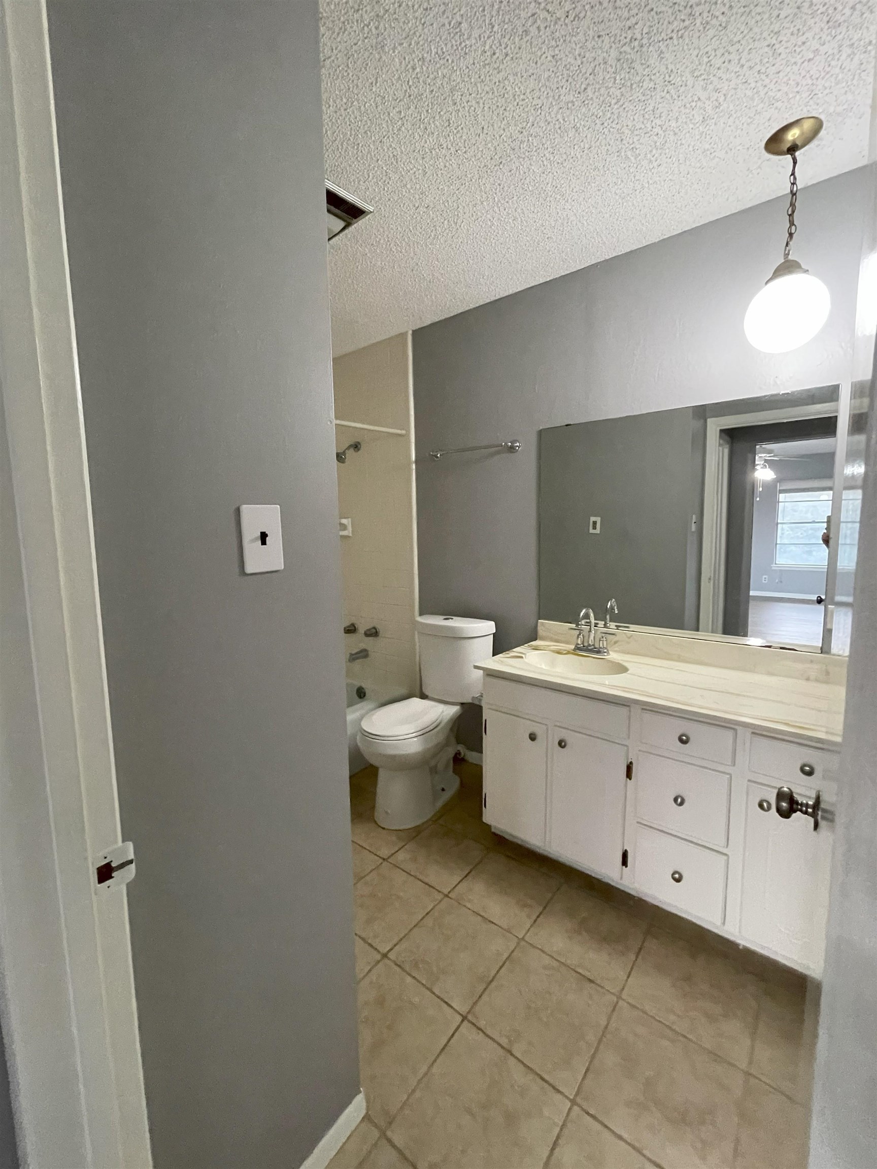 Image 18 of 22 For 100 Royal Way #14 D