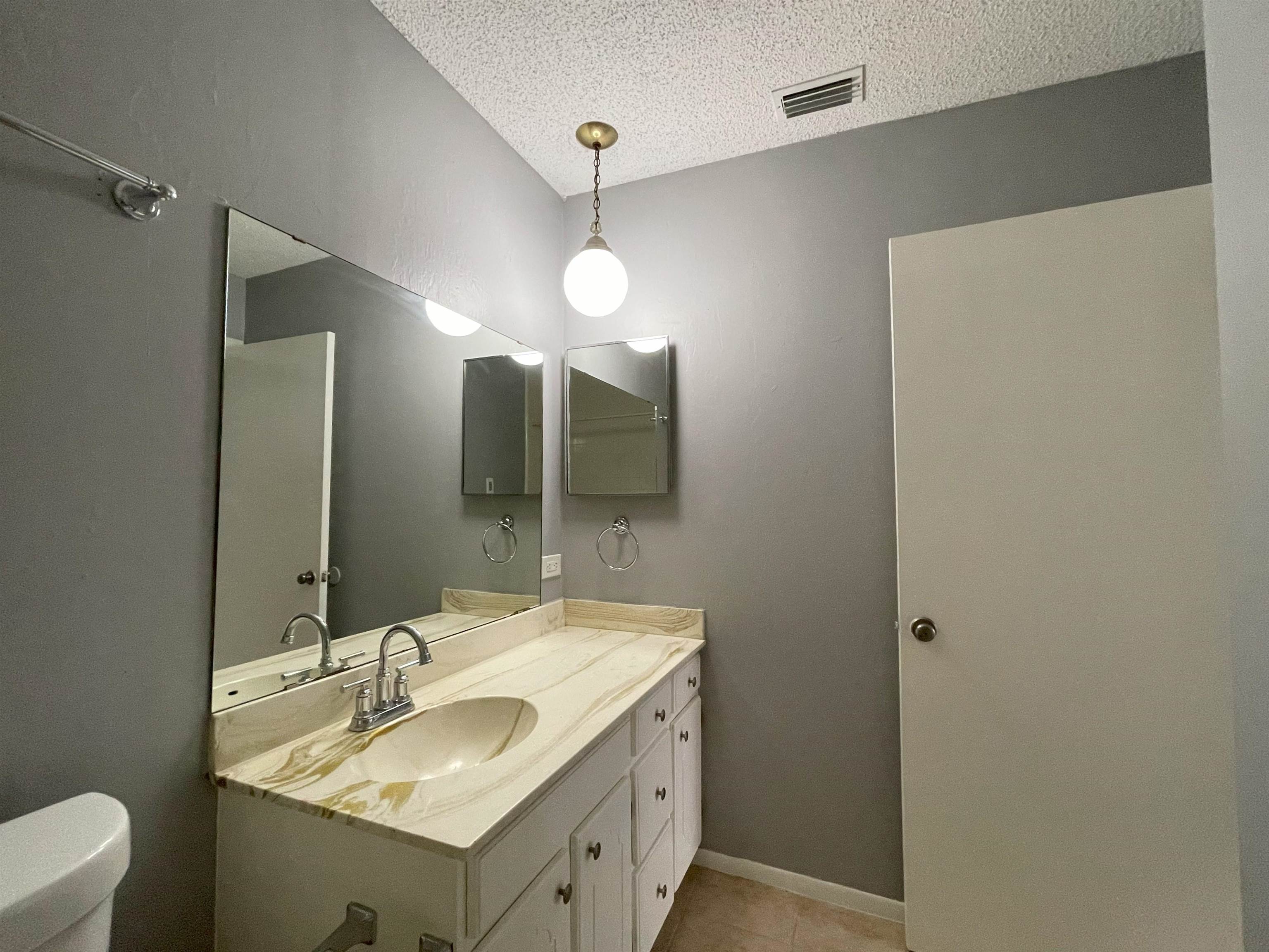 Image 19 of 22 For 100 Royal Way #14 D