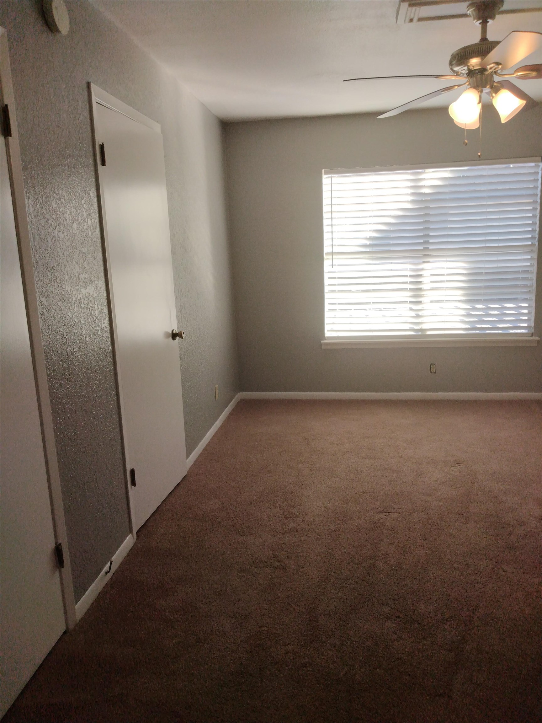 Image 14 of 23 For 100 Royal Way #17 C