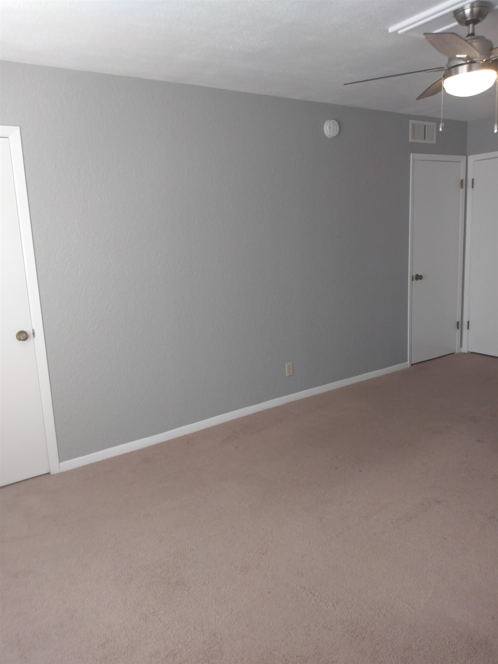 Image 17 of 23 For 100 Royal Way #17 C