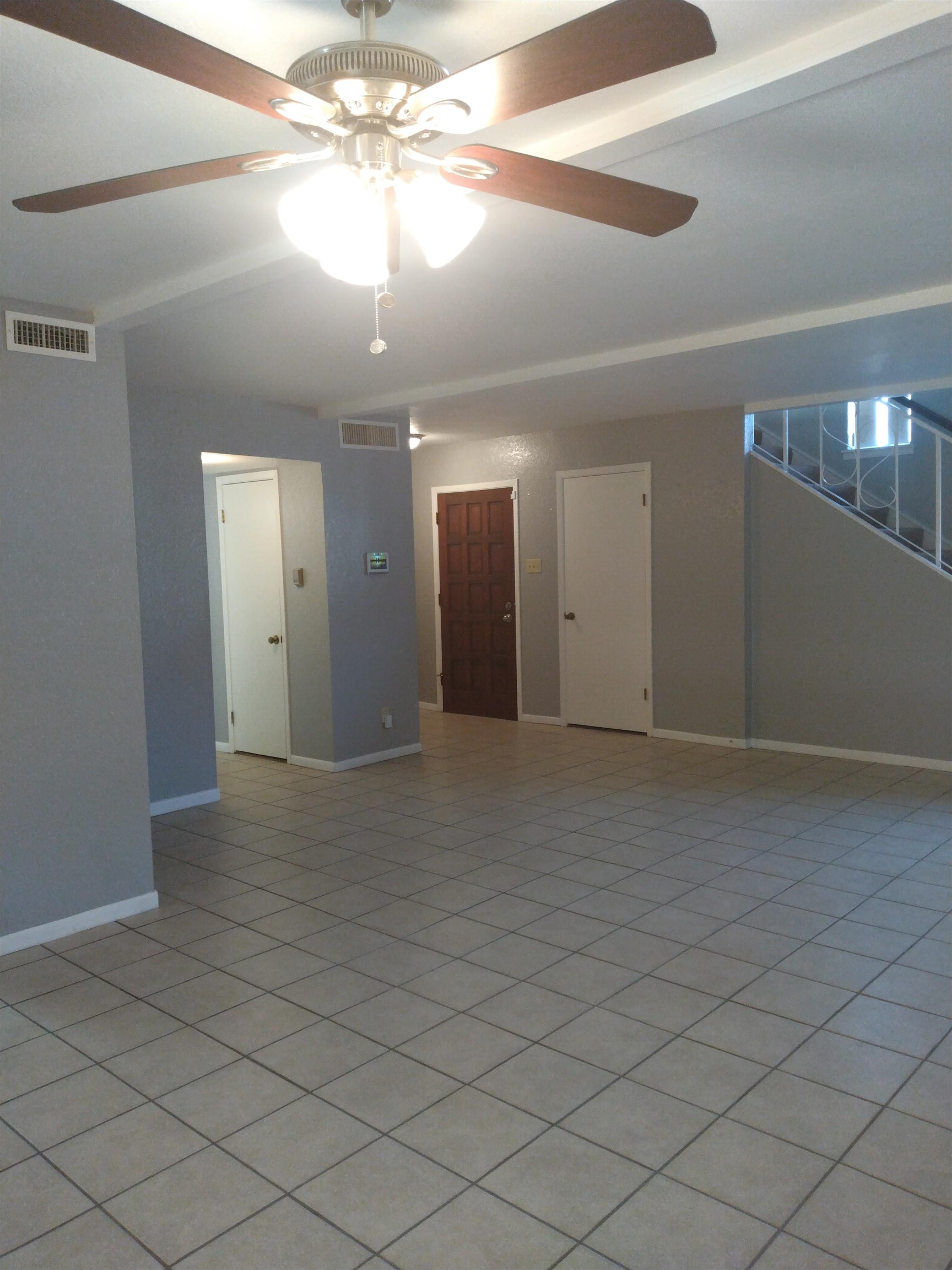 Image 4 of 23 For 100 Royal Way #17 C