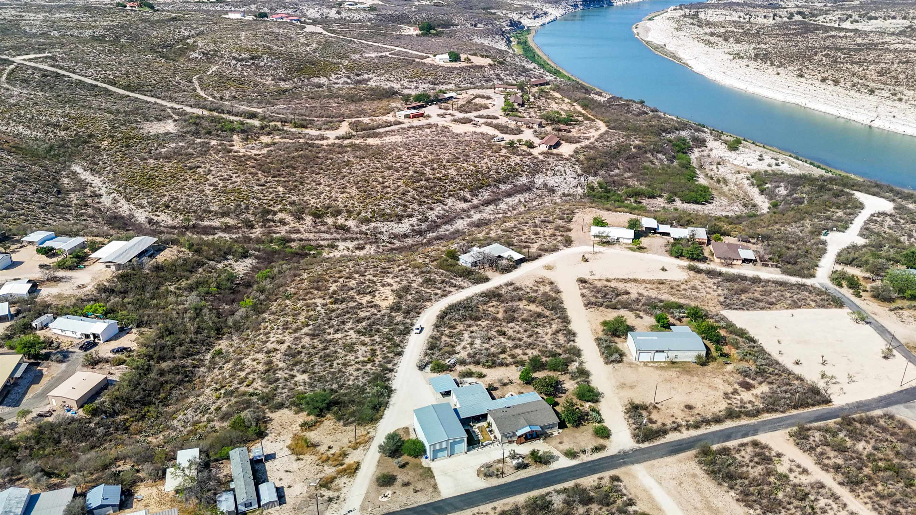 Image 7 of 13 For Lot 10 & 11 Shoreline