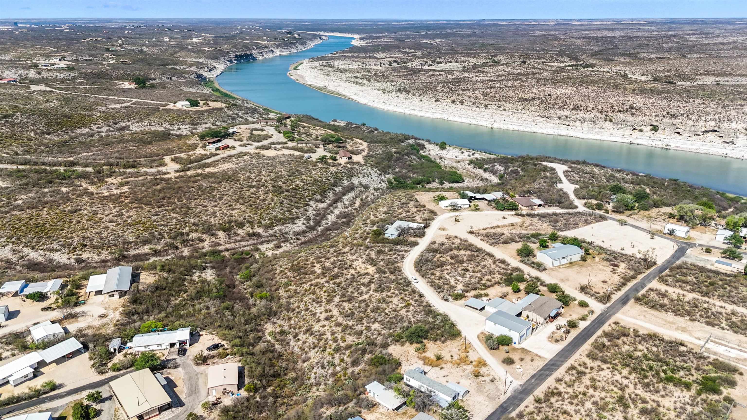 Image 8 of 13 For Lot 10 & 11 Shoreline
