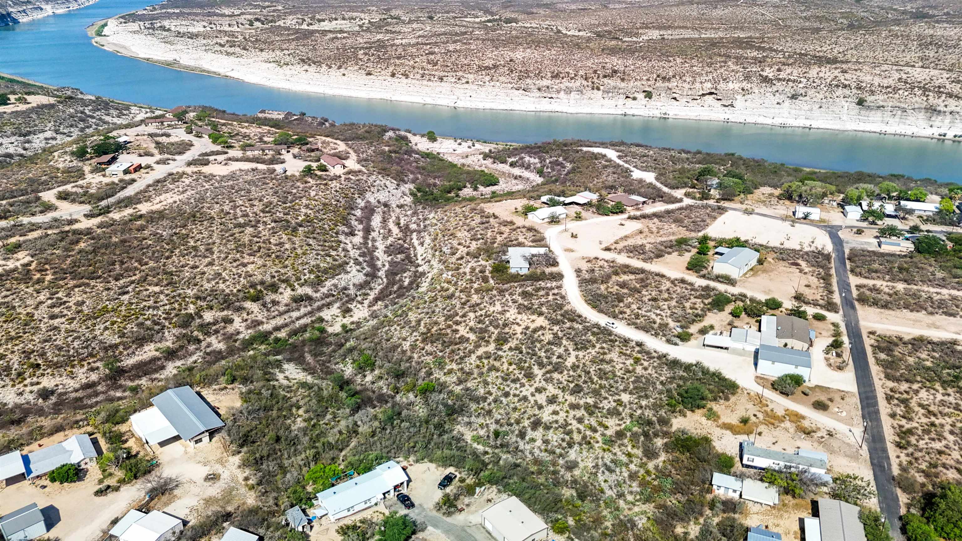 Image 9 of 13 For Lot 10 & 11 Shoreline