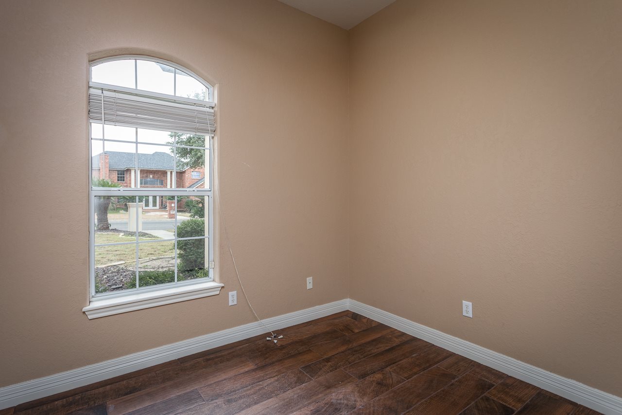 Image 32 of 39 For 100 Timber Rock