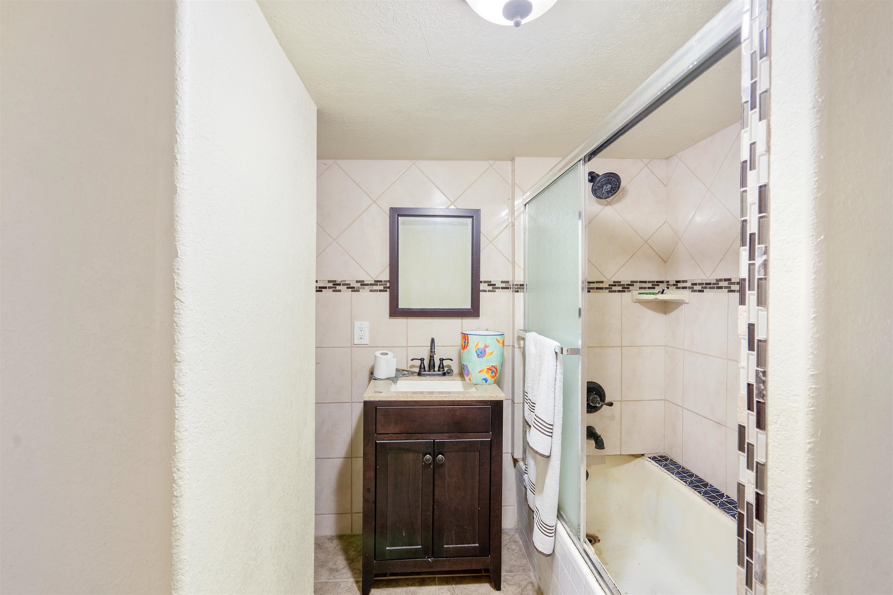 Image 18 of 42 For 908 2nd W 