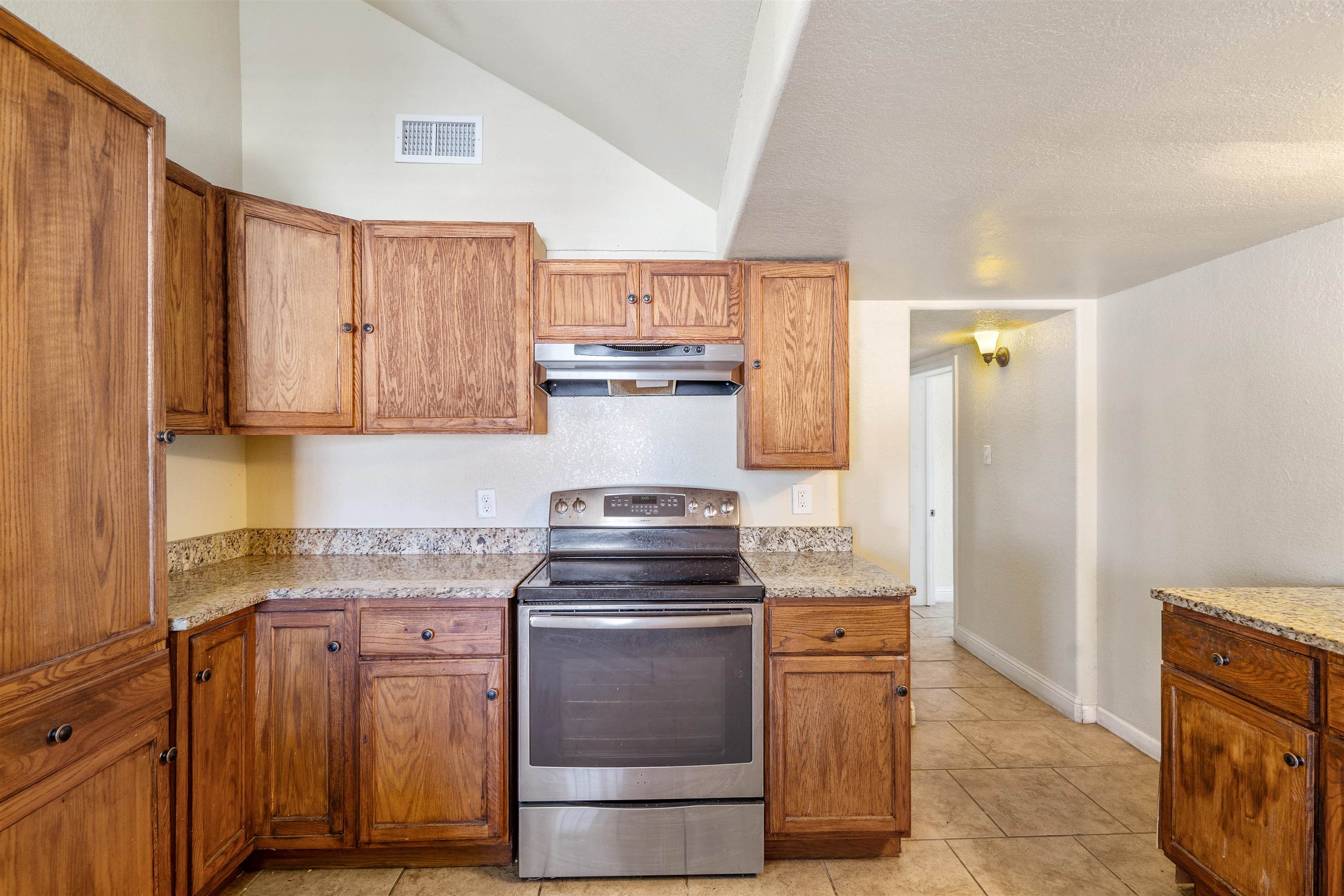 Image 22 of 42 For 908 2nd W 