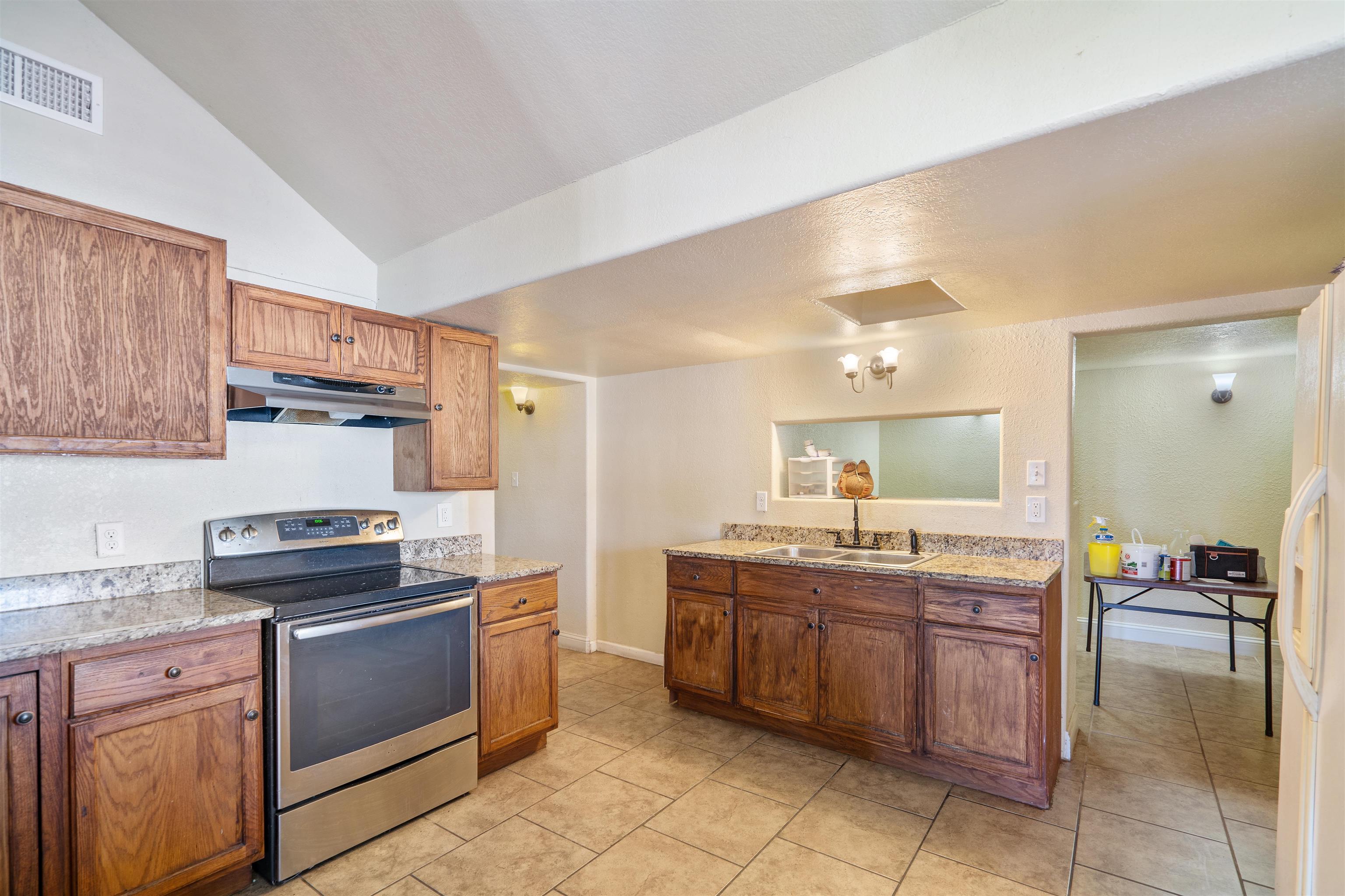 Image 23 of 42 For 908 2nd W 