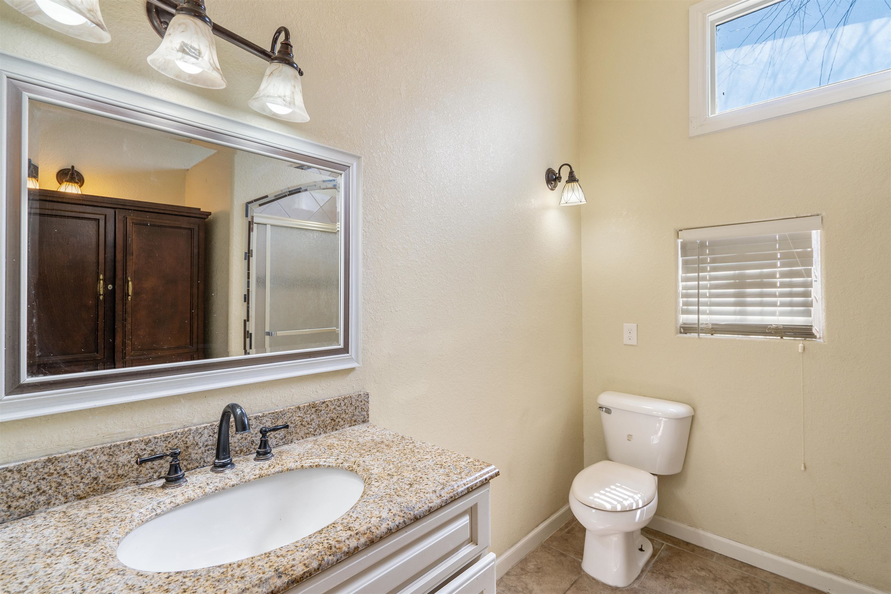 Image 33 of 42 For 908 2nd W 