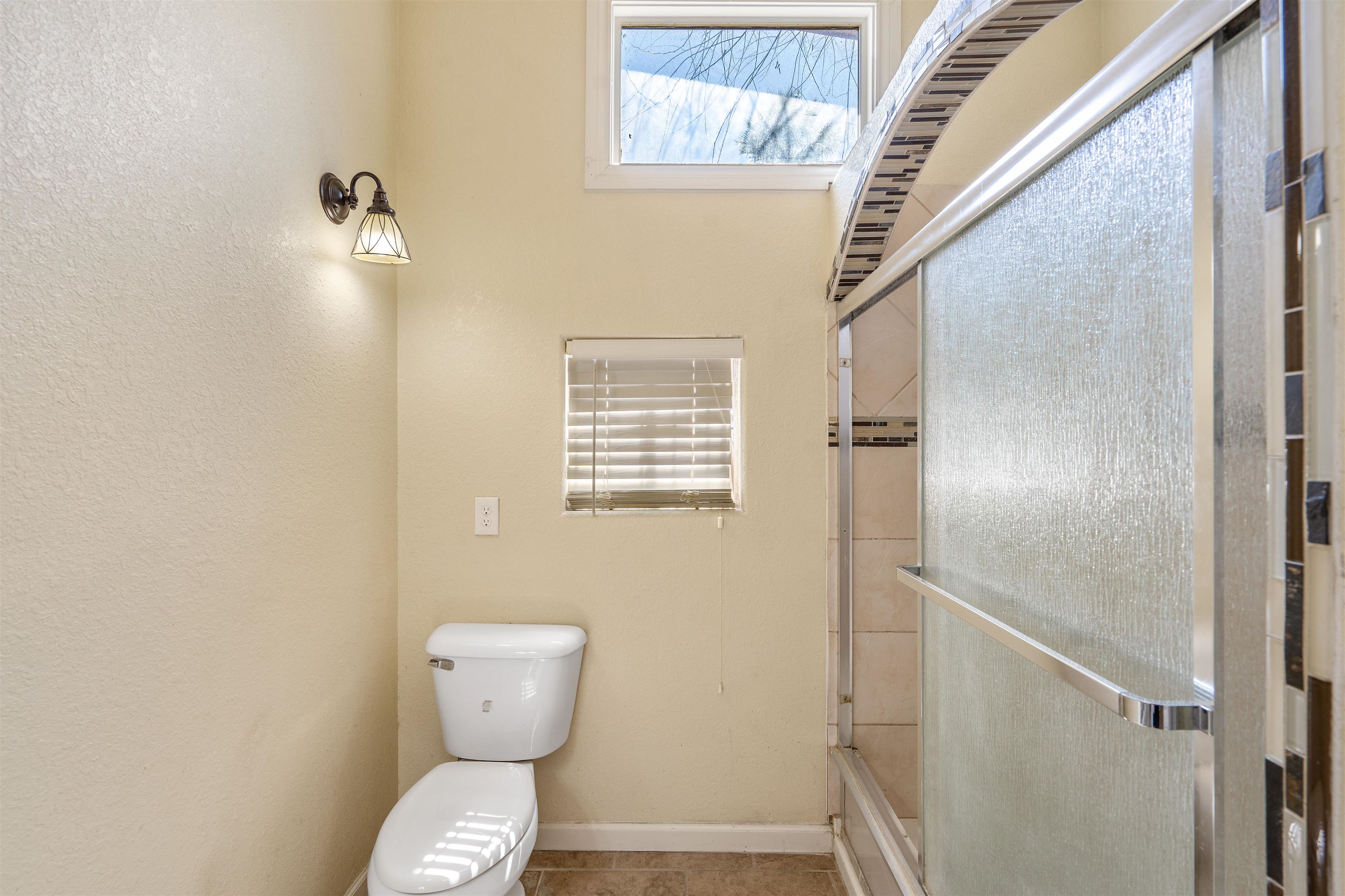 Image 34 of 42 For 908 2nd W 