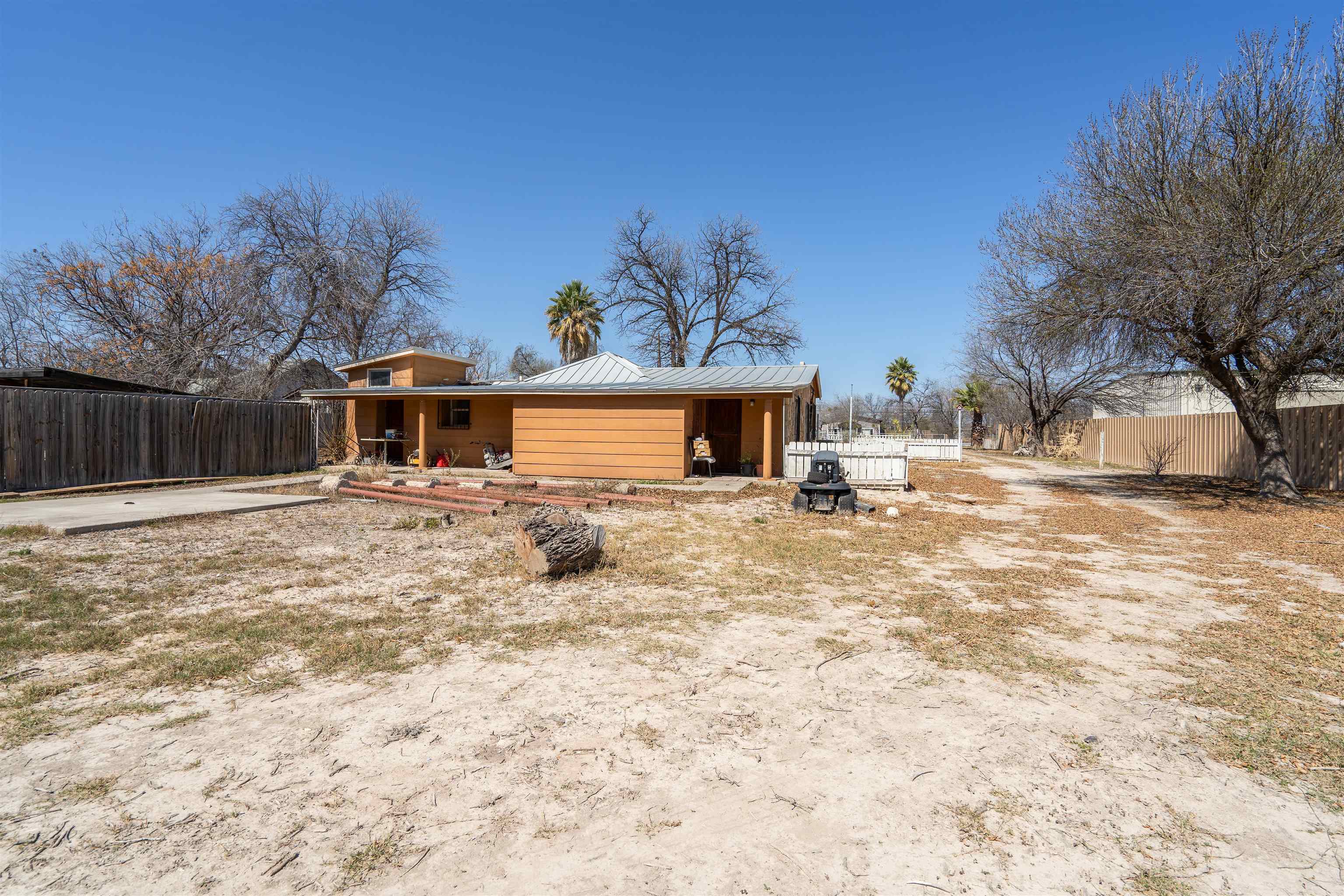 Image 40 of 42 For 908 2nd W 