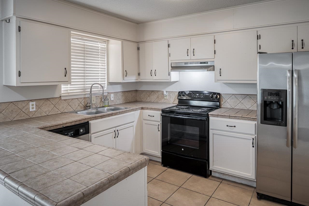 Image 11 of 17 For 117 Philemon