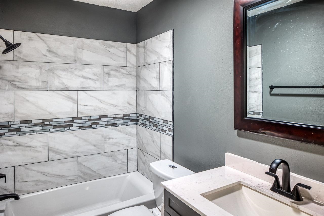 Image 14 of 17 For 117 Philemon