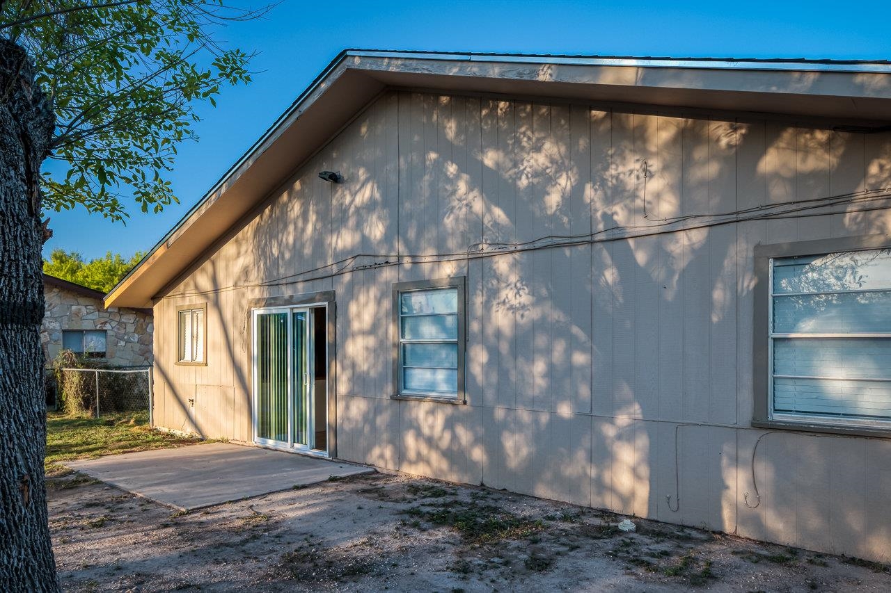 Image 17 of 17 For 117 Philemon