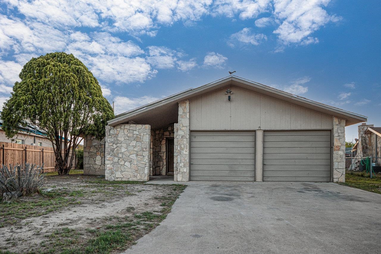 Image 2 of 17 For 117 Philemon