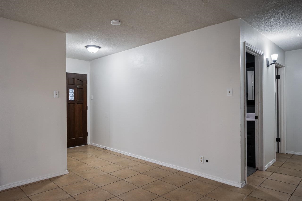 Image 4 of 17 For 117 Philemon