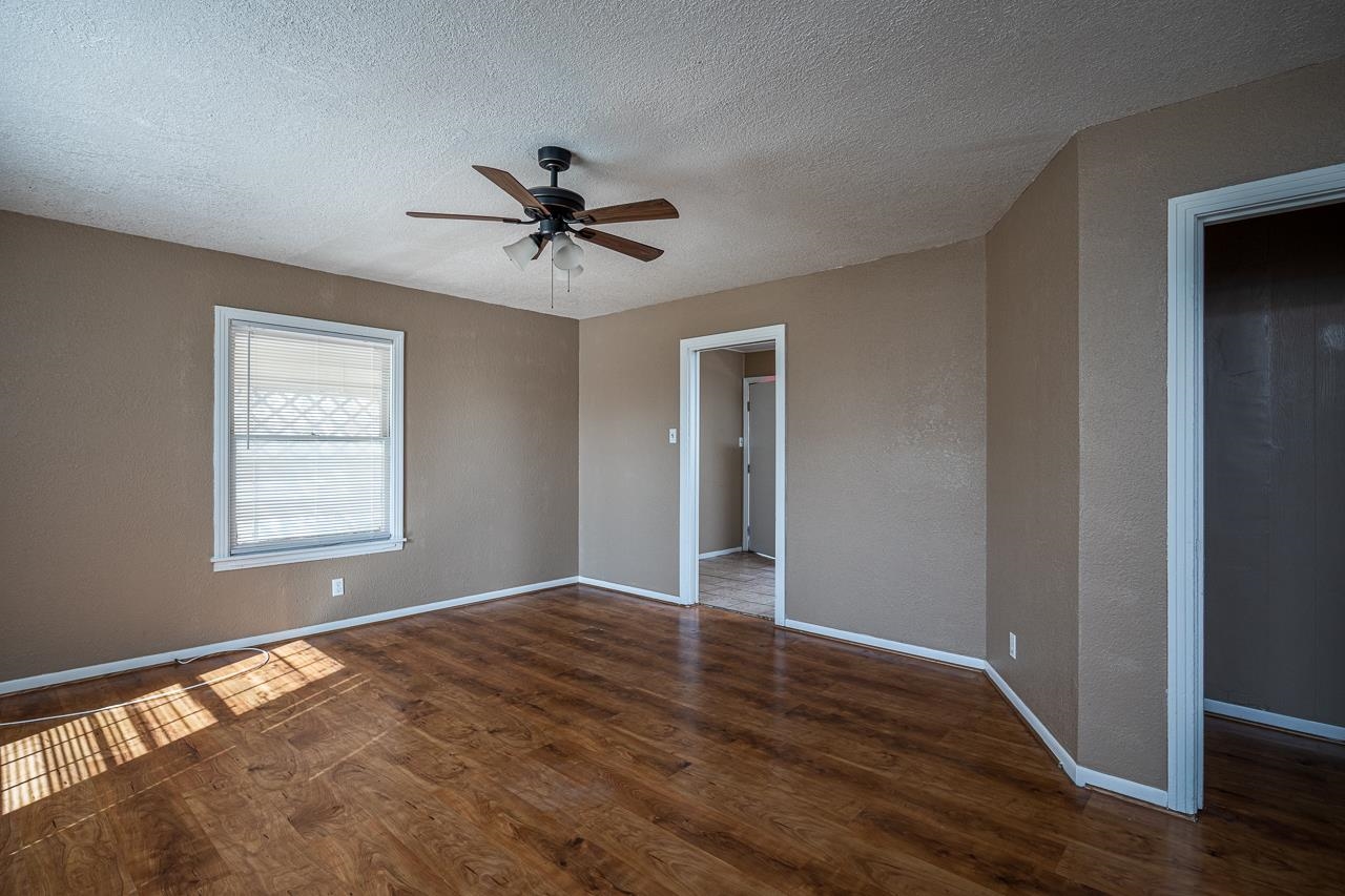 Image 3 of 12 For 307 8th W 