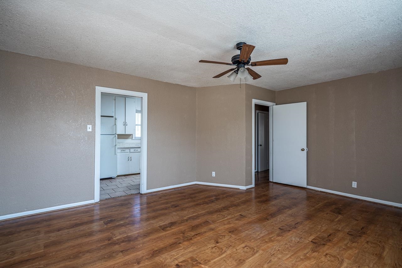 Image 4 of 12 For 307 8th W 