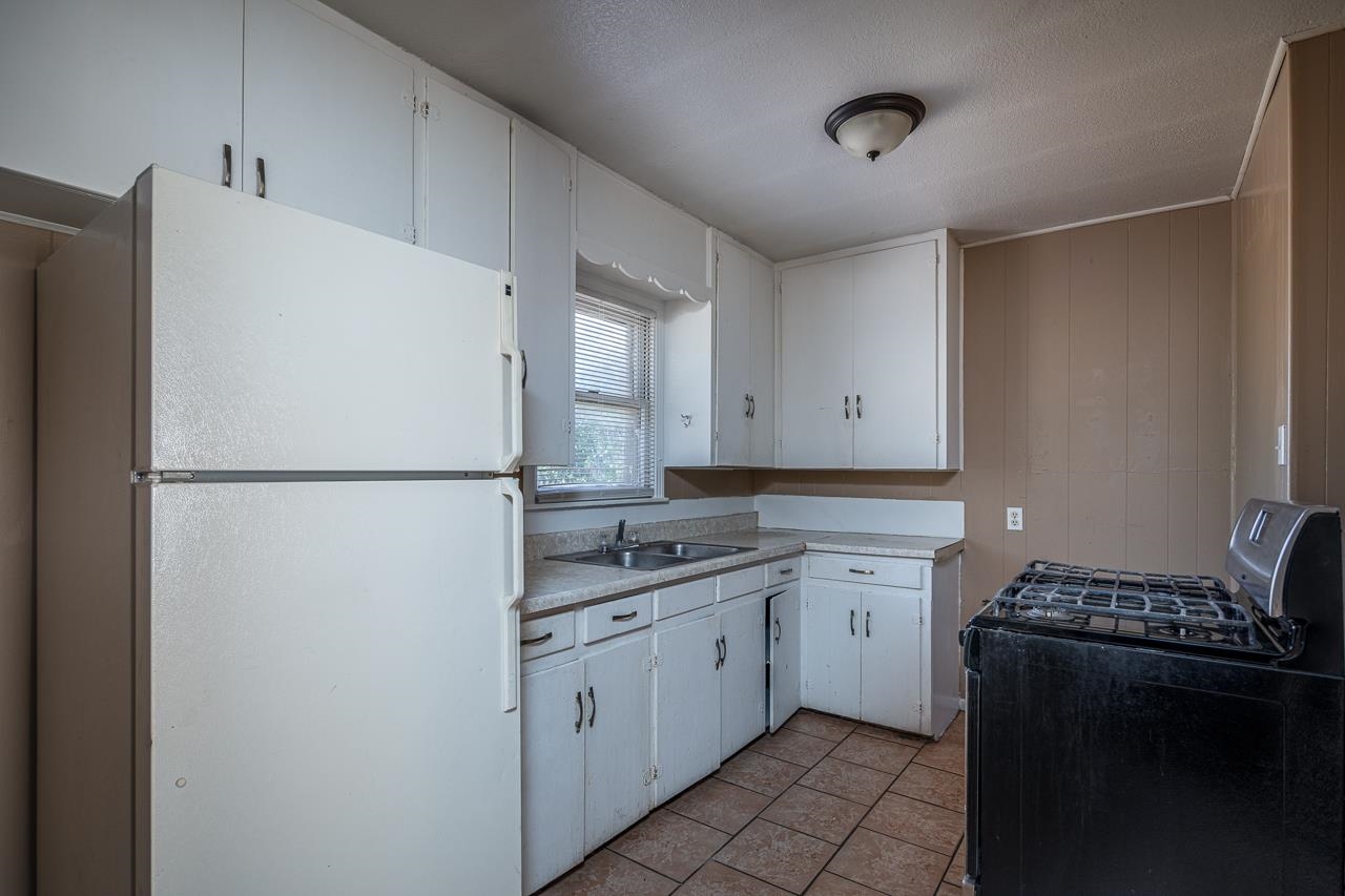 Image 6 of 12 For 307 8th W 