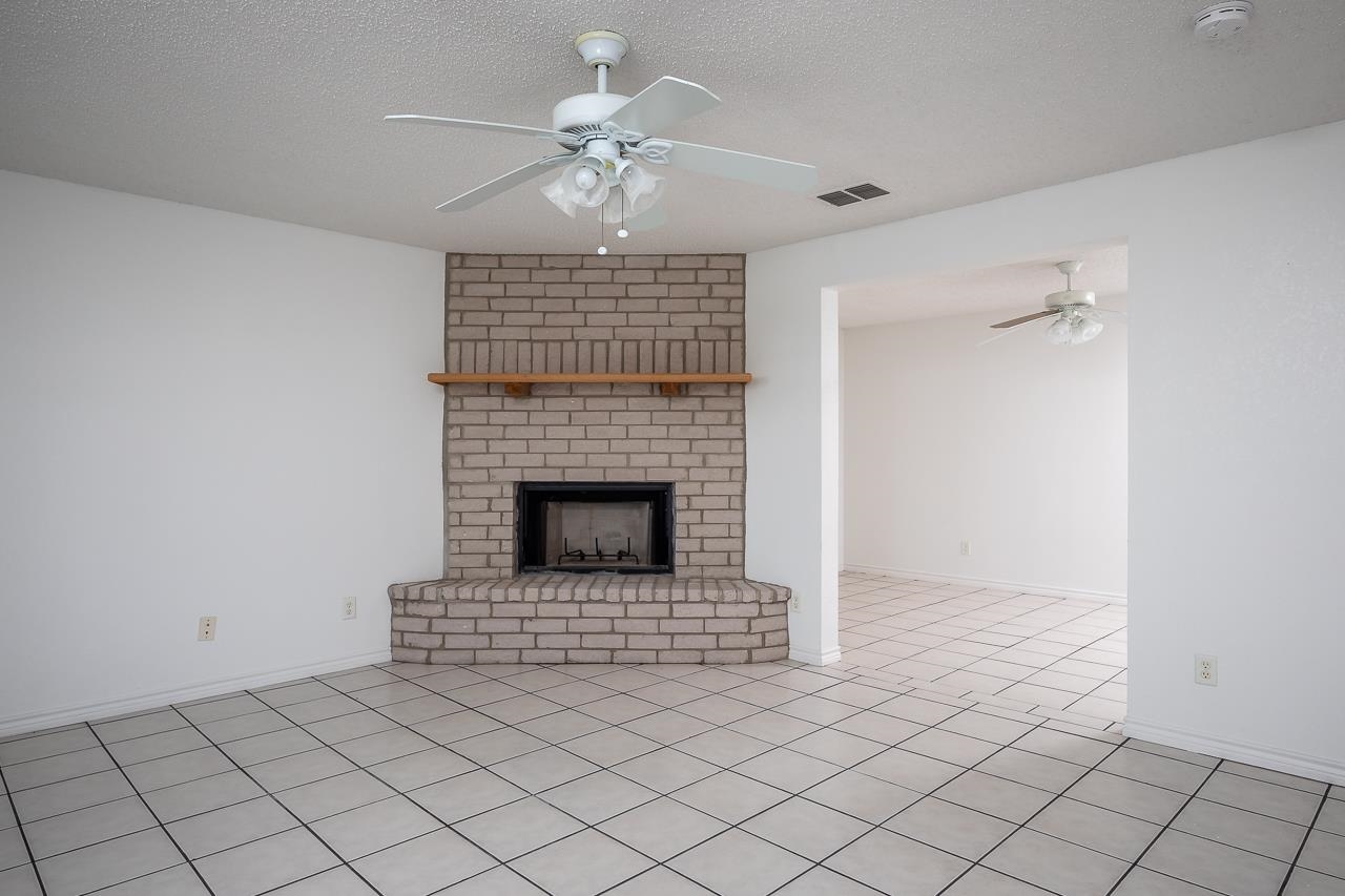 Image 6 of 12 For 854 Lago Vista