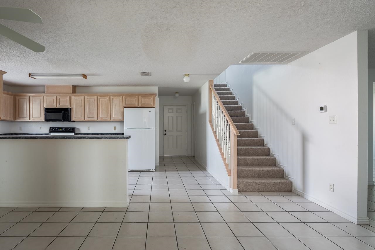 Image 7 of 12 For 854 Lago Vista